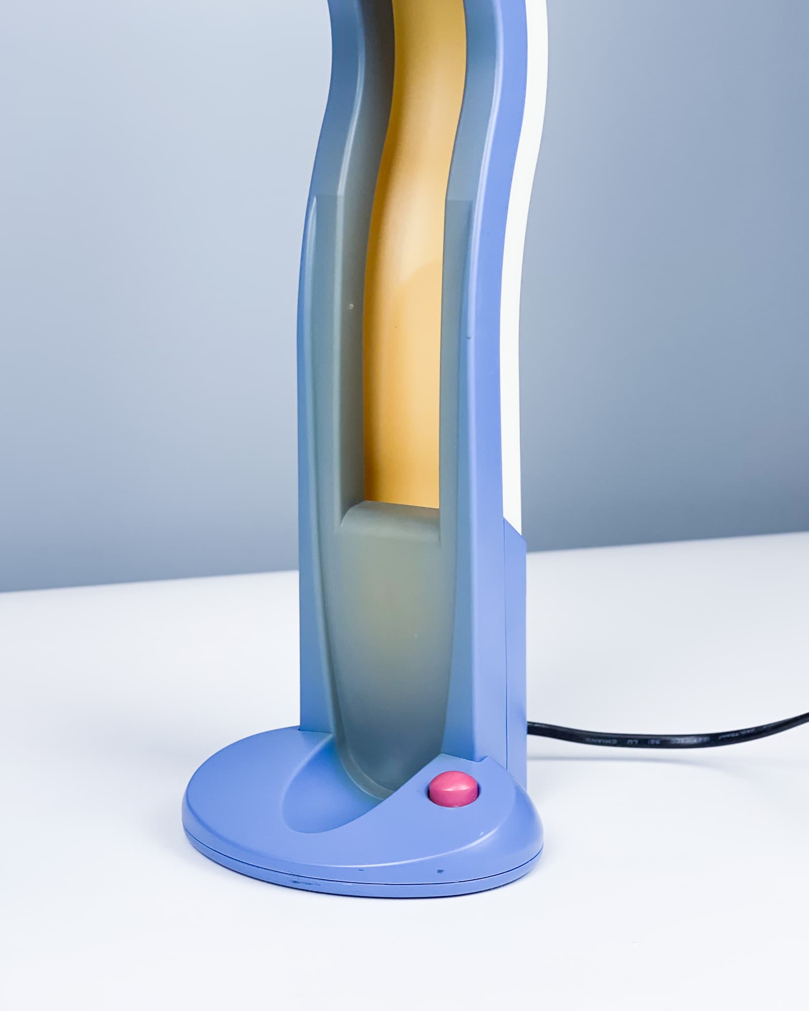 Desk lamp Toucan, blue pink white, plastic, by H.T. Huang, Taiwan, 1980s. - 366205