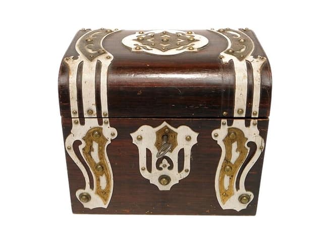 Art Nouveau casket, brown wood, gold brass, white enamel, Austro-Hungary, early 20th c. - DIMENSION