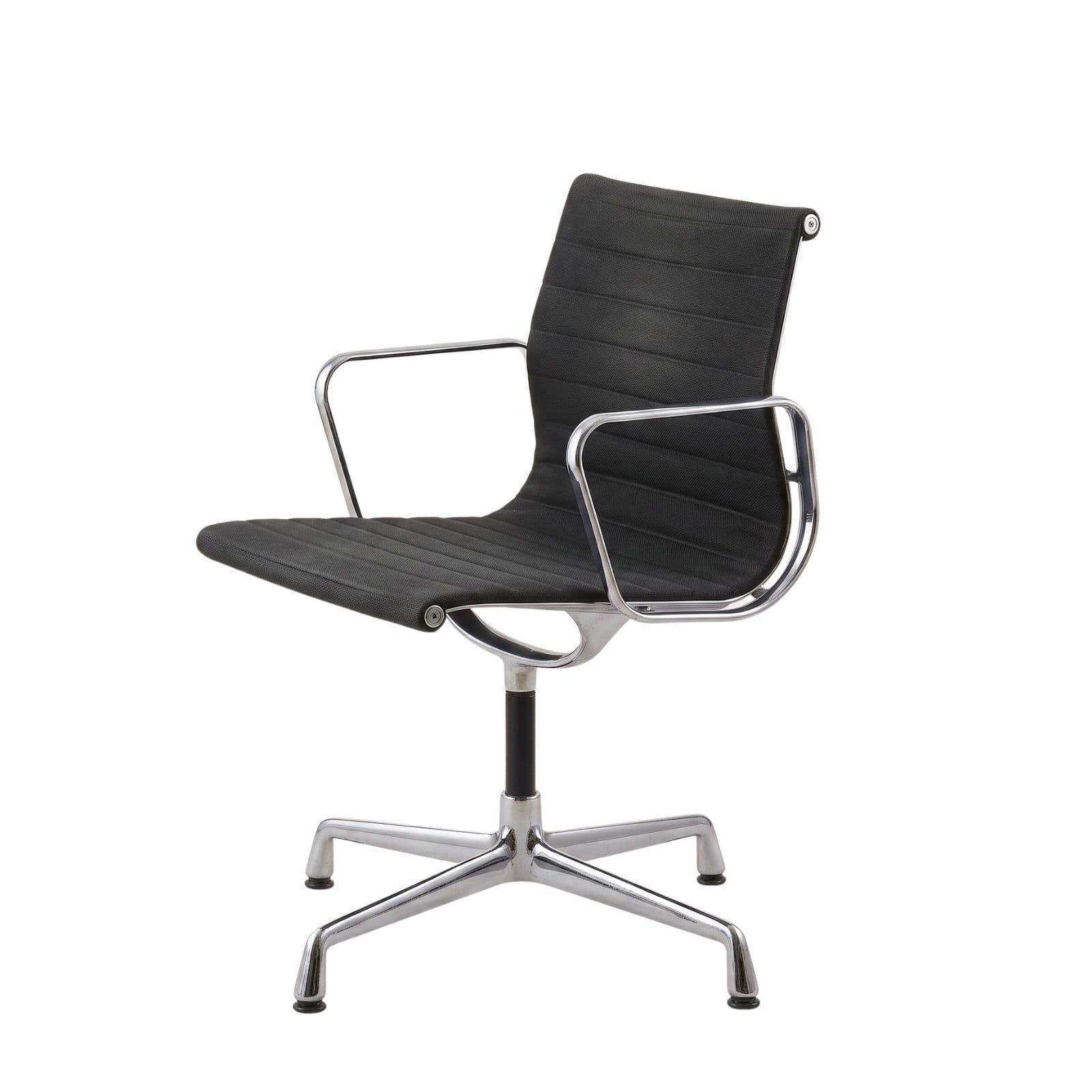 Krzesło biurowe EA107 czarne, odnowione, tkanina Hopsak, proj. Ch. & R. Eames, Vitra