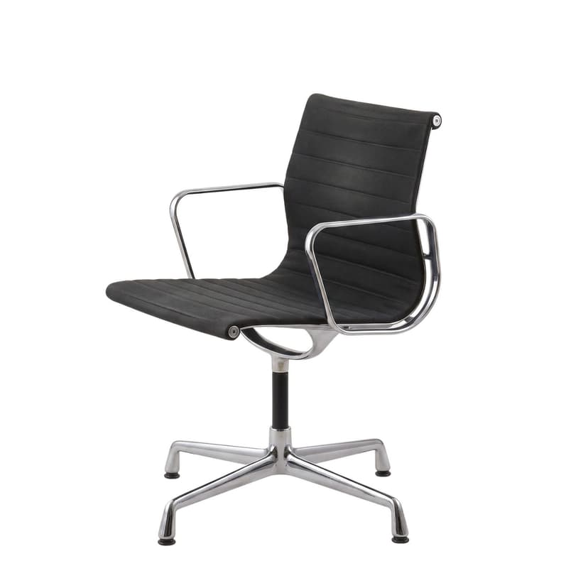 Krzesło biurowe EA107 czarne, odnowione, tkanina Hopsak, proj. Ch. & R. Eames, Vitra