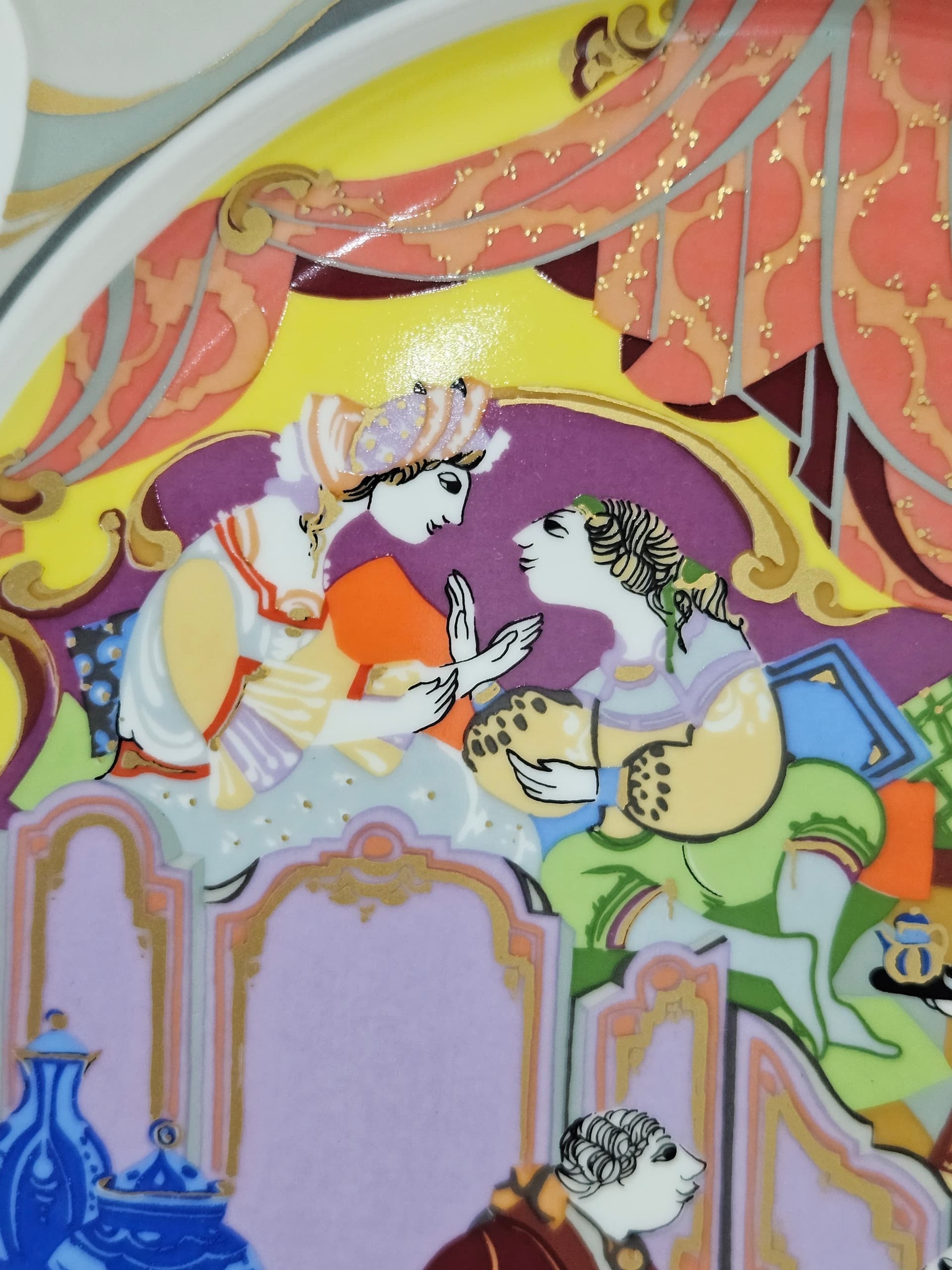 Wall Plate Der Rosenkavalier, painted gilded porcelain, by B. Wiinblad, Germany, 1980s. - 366514