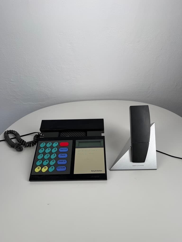 Set of two telephones Beocom 2000 and BeoCom 6000, black, plastic, aluminum, Bang & Olufsen, Denmark, 1980s. - 366532