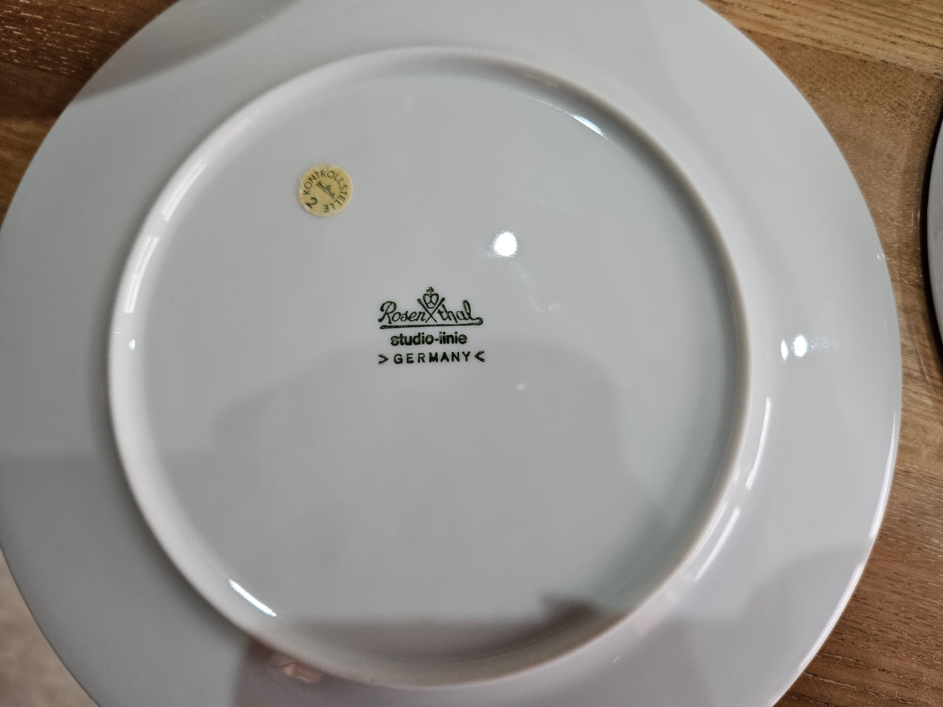 Eighty-six piece dinner and coffee set Composition, white porcelain, platinum rim, by T. Wirkkala, Rosenthal studio-linie, Germany, 1980s - 366617