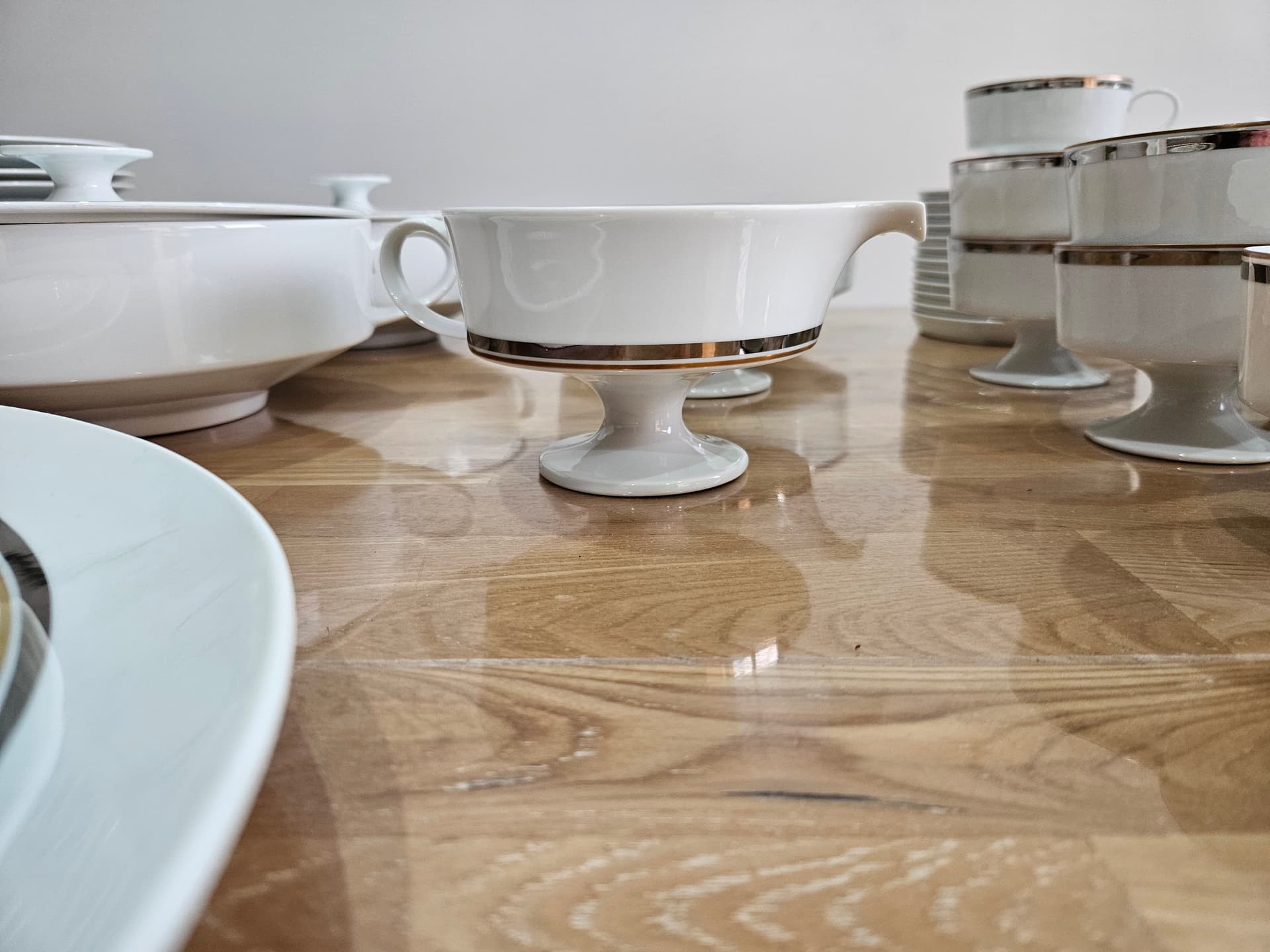 Eighty-six piece dinner and coffee set Composition, white porcelain, platinum rim, by T. Wirkkala, Rosenthal studio-linie, Germany, 1980s - 366616