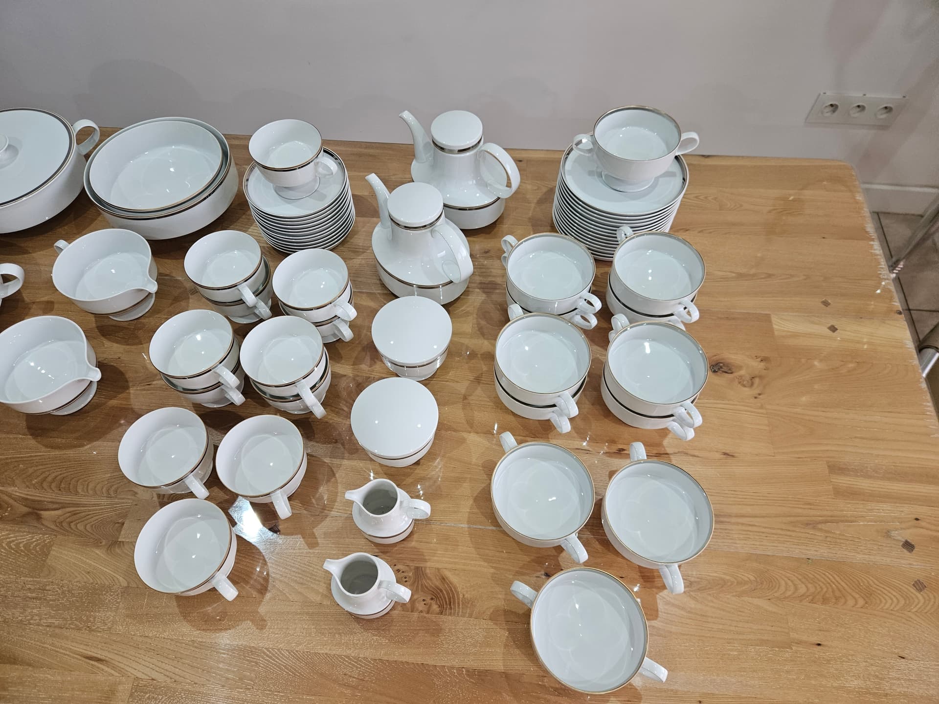 Eighty-six piece dinner and coffee set Composition, white porcelain, platinum rim, by T. Wirkkala, Rosenthal studio-linie, Germany, 1980s - 366618