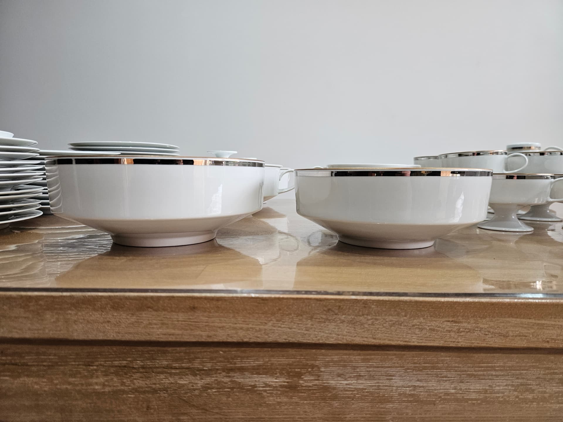 Eighty-six piece dinner and coffee set Composition, white porcelain, platinum rim, by T. Wirkkala, Rosenthal studio-linie, Germany, 1980s - 366614