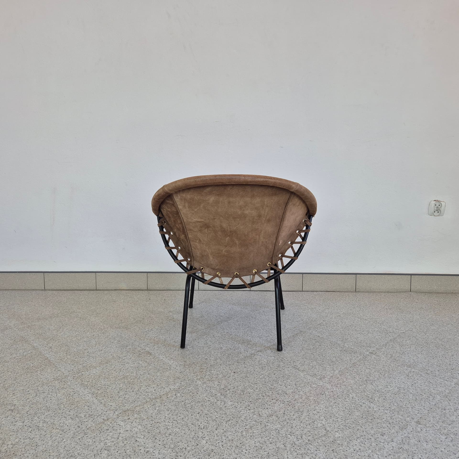 Fotel Balloon, zamsz brązowy, metal czarny, proj. Lusch Erzeugnis, Lusch & Co., Niemcy, lata 60. - 366722