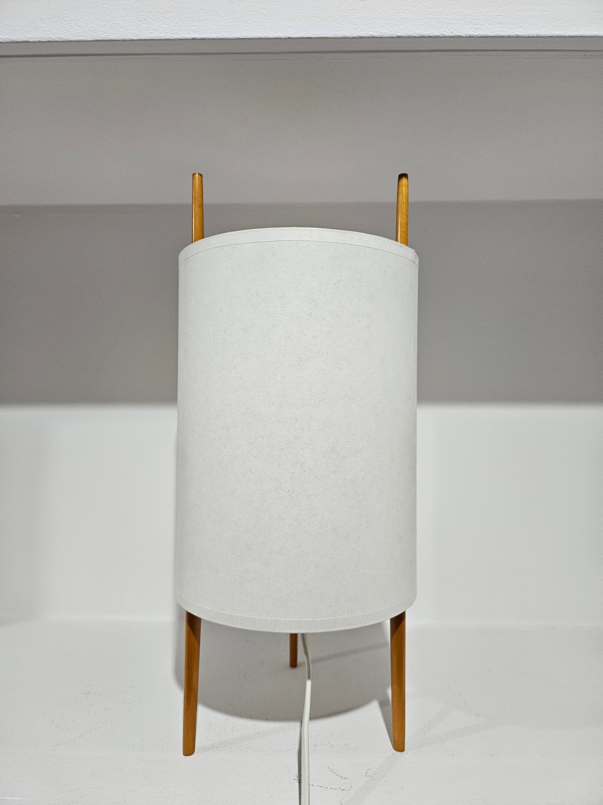 Table lamp No 9, white paper, brown wood, by I. Noguchi, Knoll, USA, 1970s. - 366850