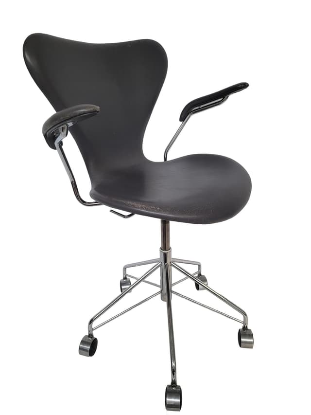 Swivel Armchair Model 3217, black leather, chromed steel, by A. Jacobsen, Denmark, 1990s. - DIMENSION