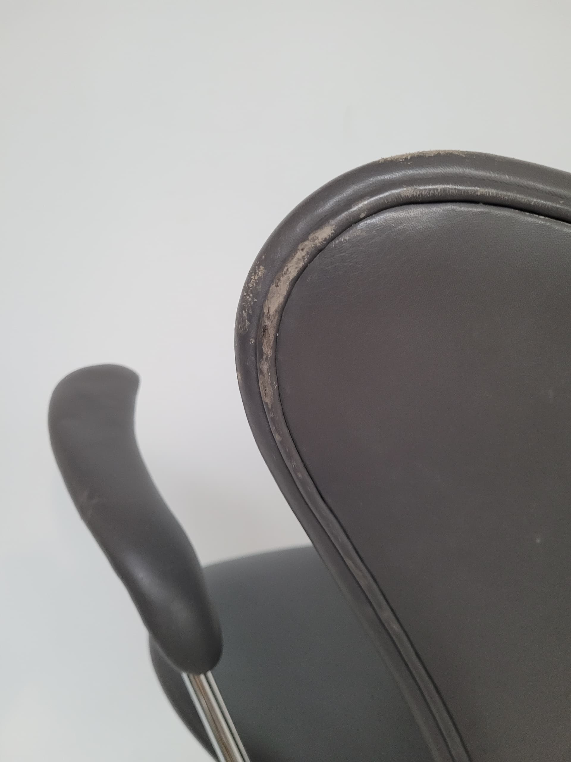 Swivel Armchair Model 3217, black leather, chromed steel, by A. Jacobsen, Denmark, 1990s. - 366933