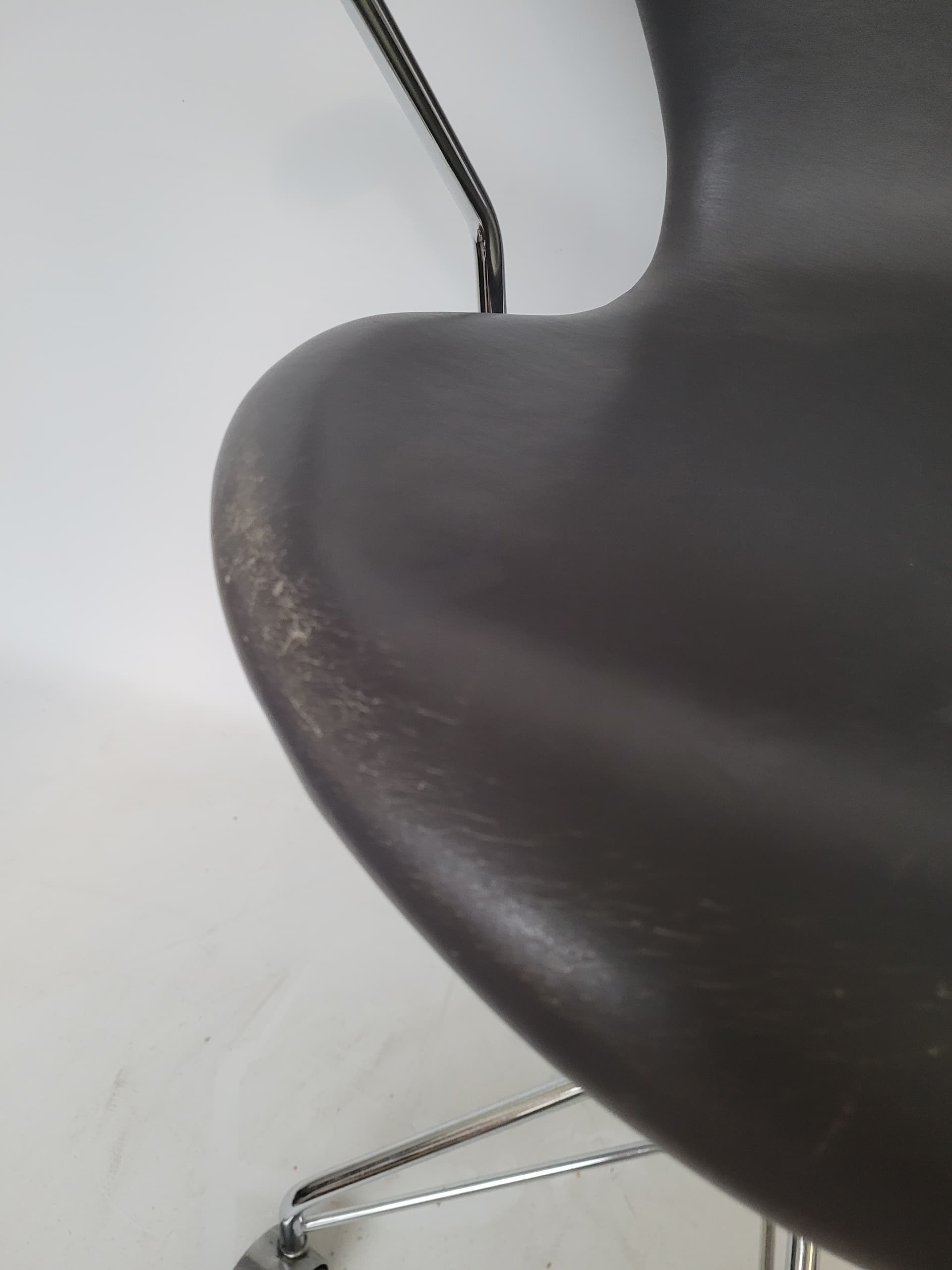 Swivel Armchair Model 3217, black leather, chromed steel, by A. Jacobsen, Denmark, 1990s. - 366927