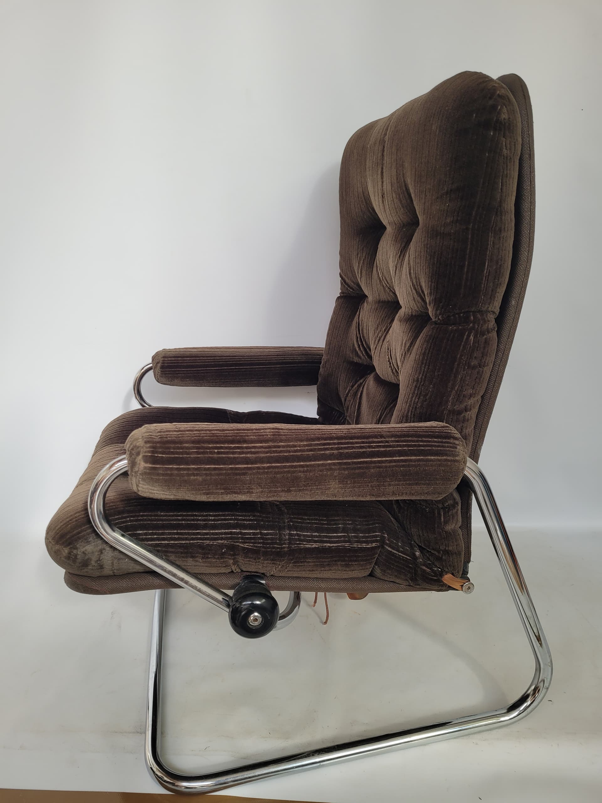 Fotel z podnóżkiem Stressless, aksamit brązowy, stal polerowana, Ekornes, Norwegia, lata 60. - 366971