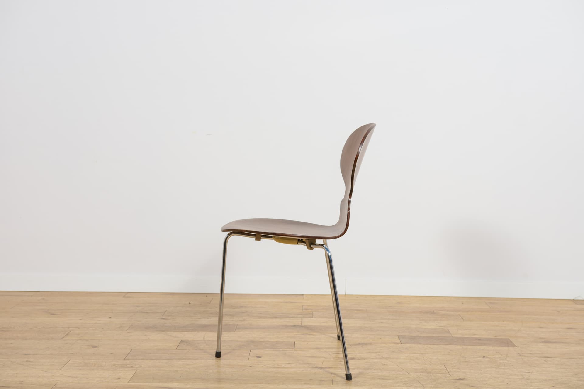 Set of four chairs Ant 3101, brown teak plywood, silver polished steel, by A. Jacobsen, Fritz Hansen, Denmark, 1970s. - 367537
