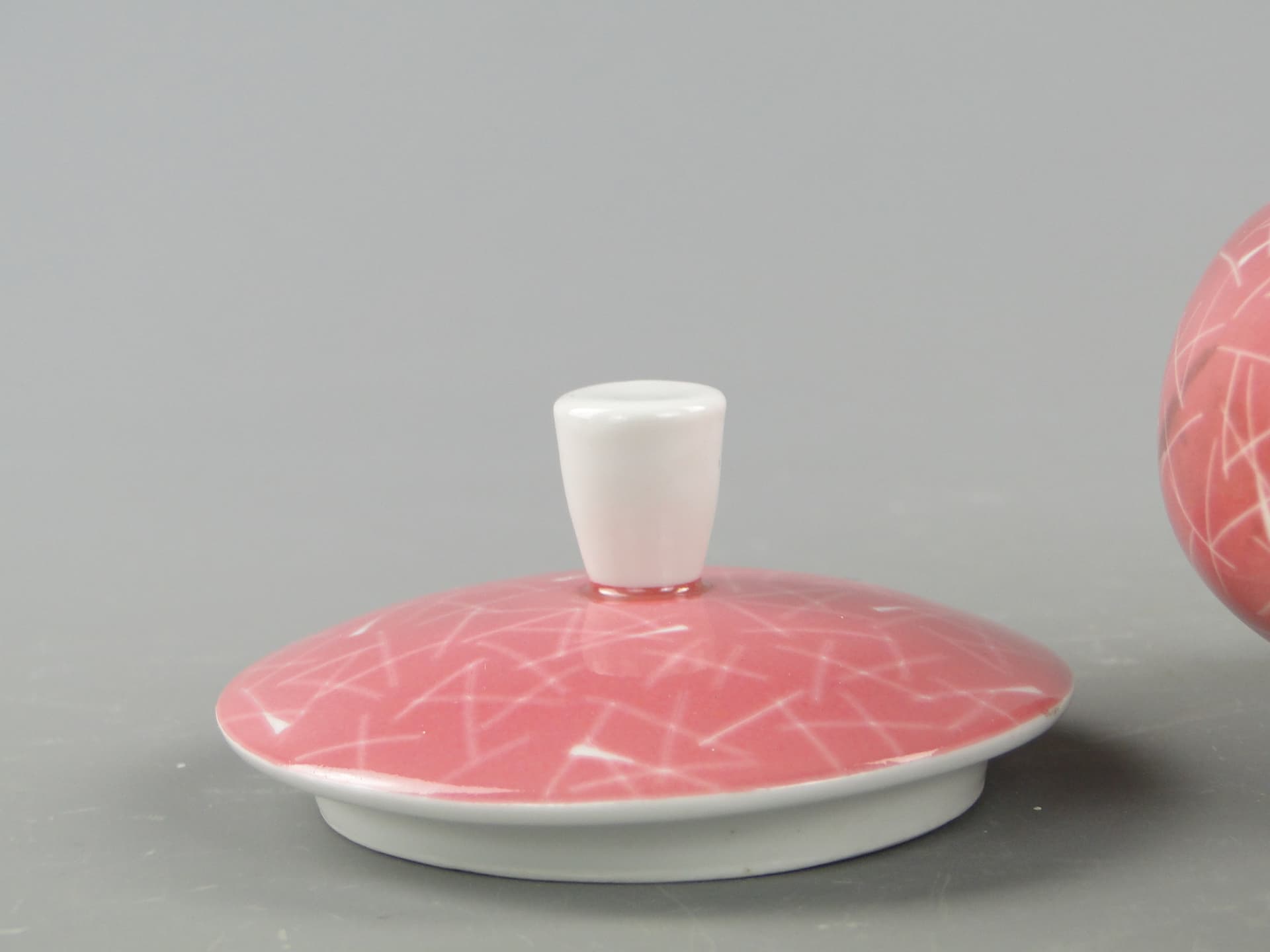 Bomboniera New Look, porcelana różowa, proj. Z. M. Stadnicki, Polska, lata 50. - 367716