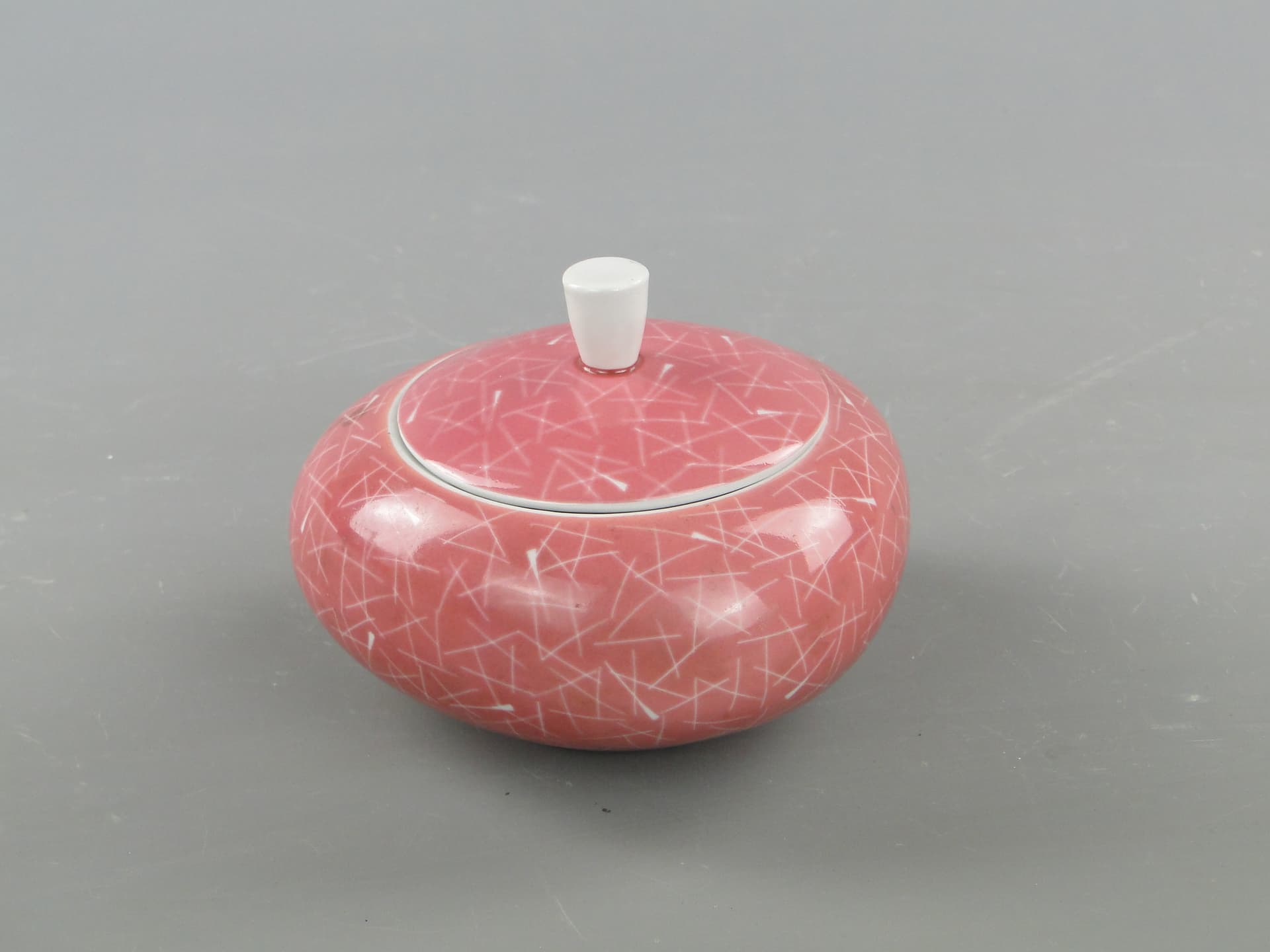 Bomboniera New Look, porcelana różowa, proj. Z. M. Stadnicki, Polska, lata 50. - 367721