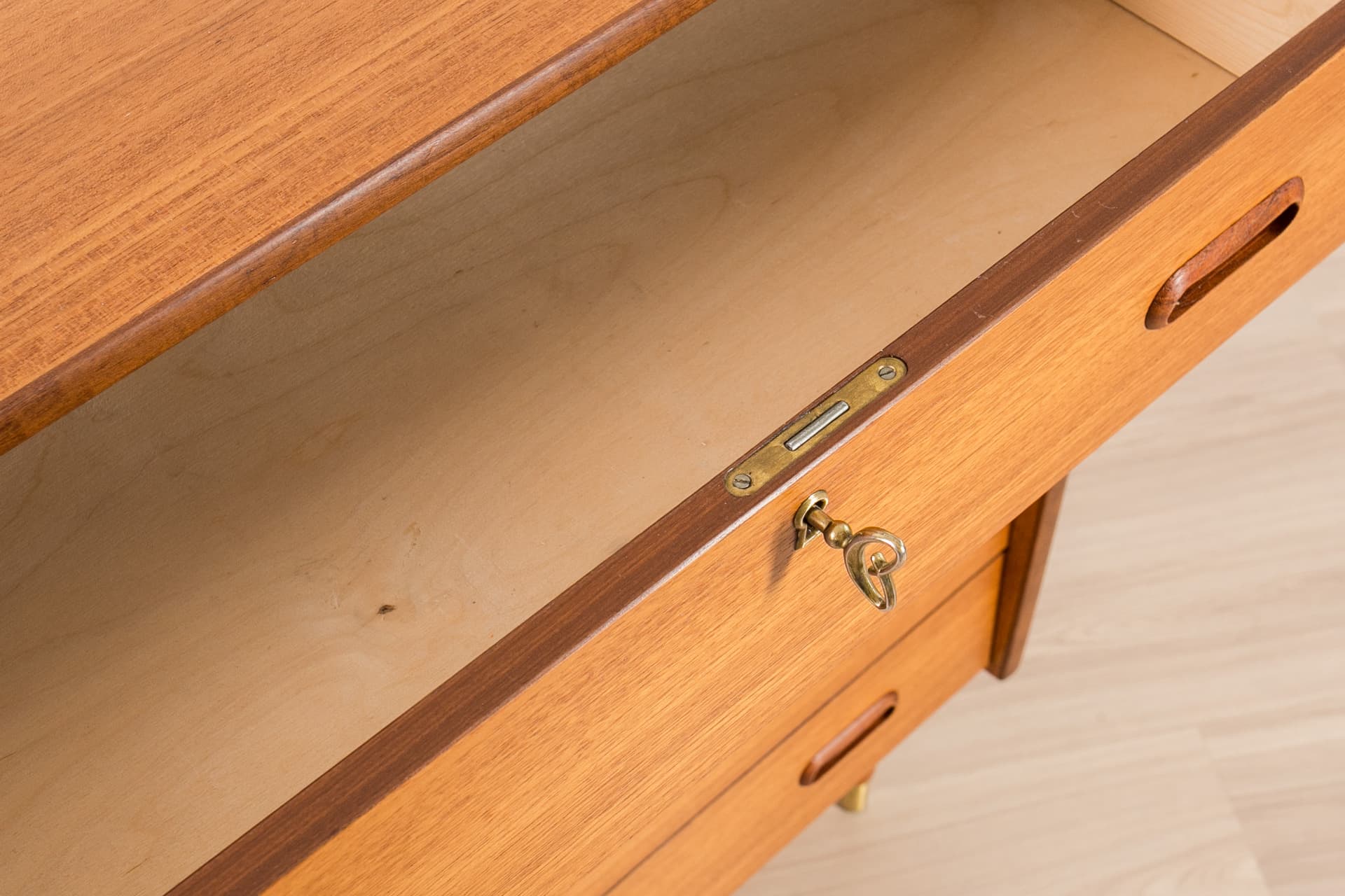 Komoda skandynawska, teak brązowy, Norwegia, lata 70. - 367810