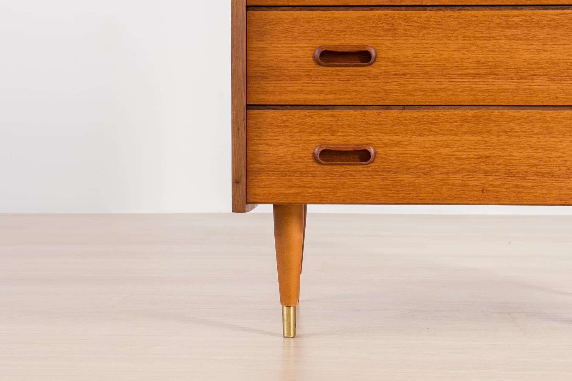 Komoda skandynawska, teak brązowy, Norwegia, lata 70. - 367803