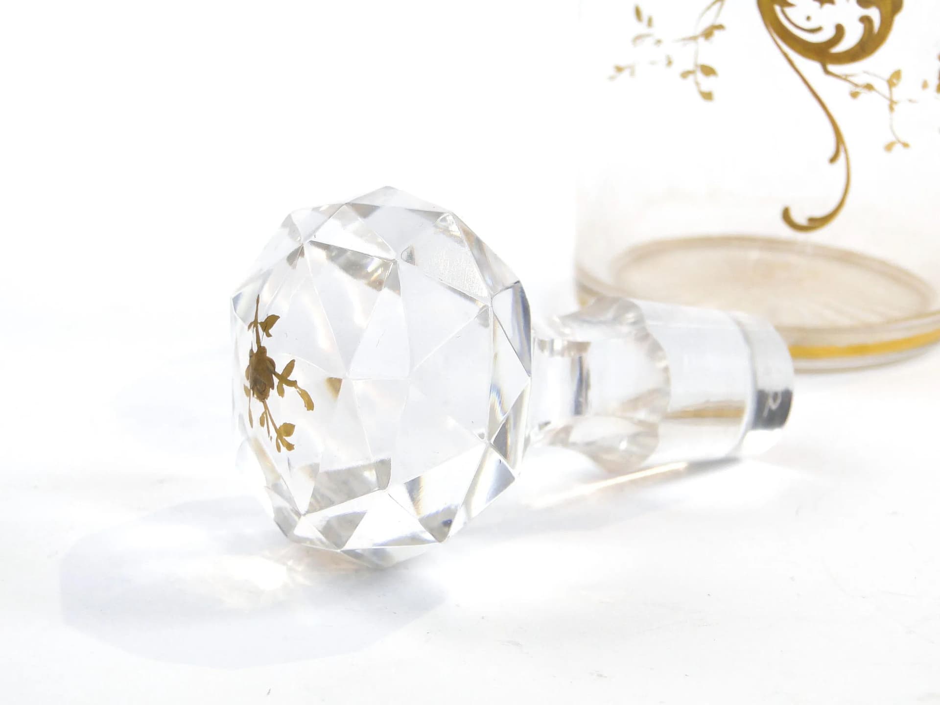 Flakon, kryształ przezroczysty, złocenie, Baccarat, Francja, początek XX w. - 368094