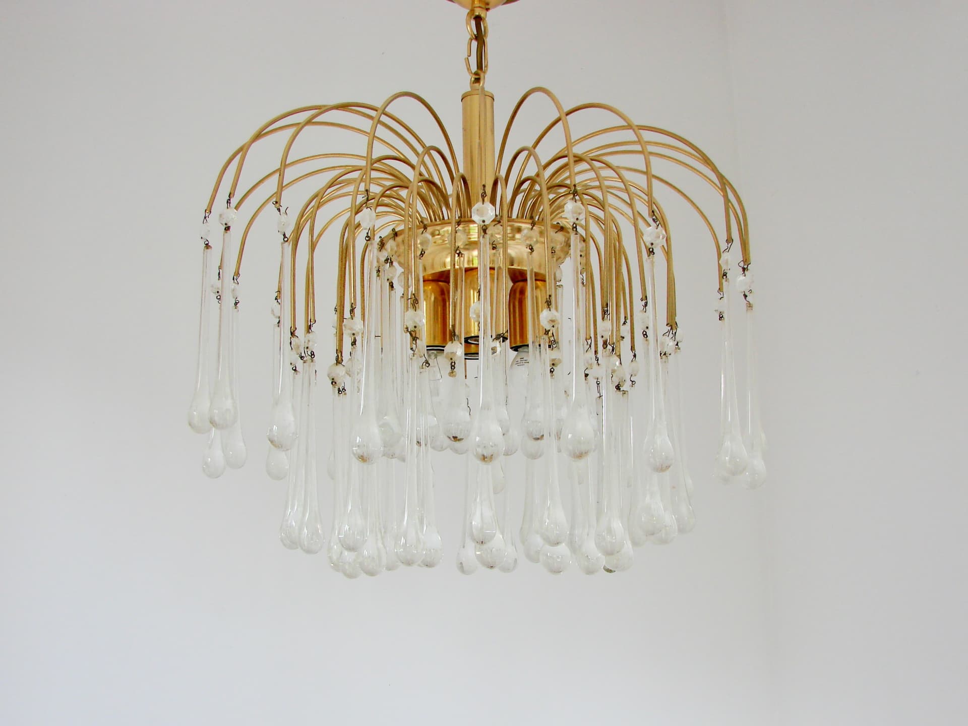 Lampa wisząca, złoty metal, kryształ przezroczysty, proj. P. Venini, Włochy, lata 70. - 368550