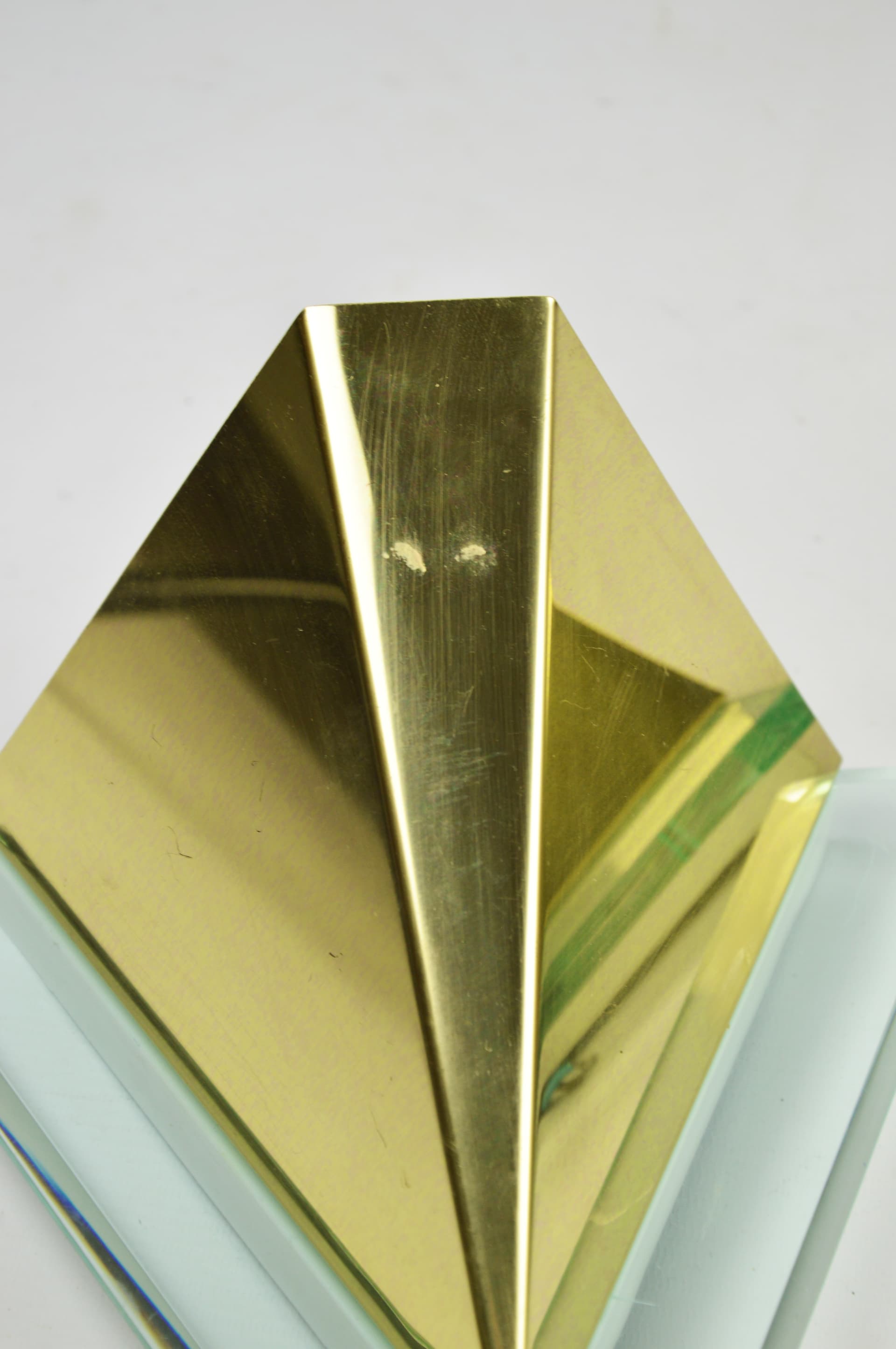 Para kinkietów geometrycznych, metal złoty, plexi przezroczysta niebieska, Niemcy, lata 80. - 368591