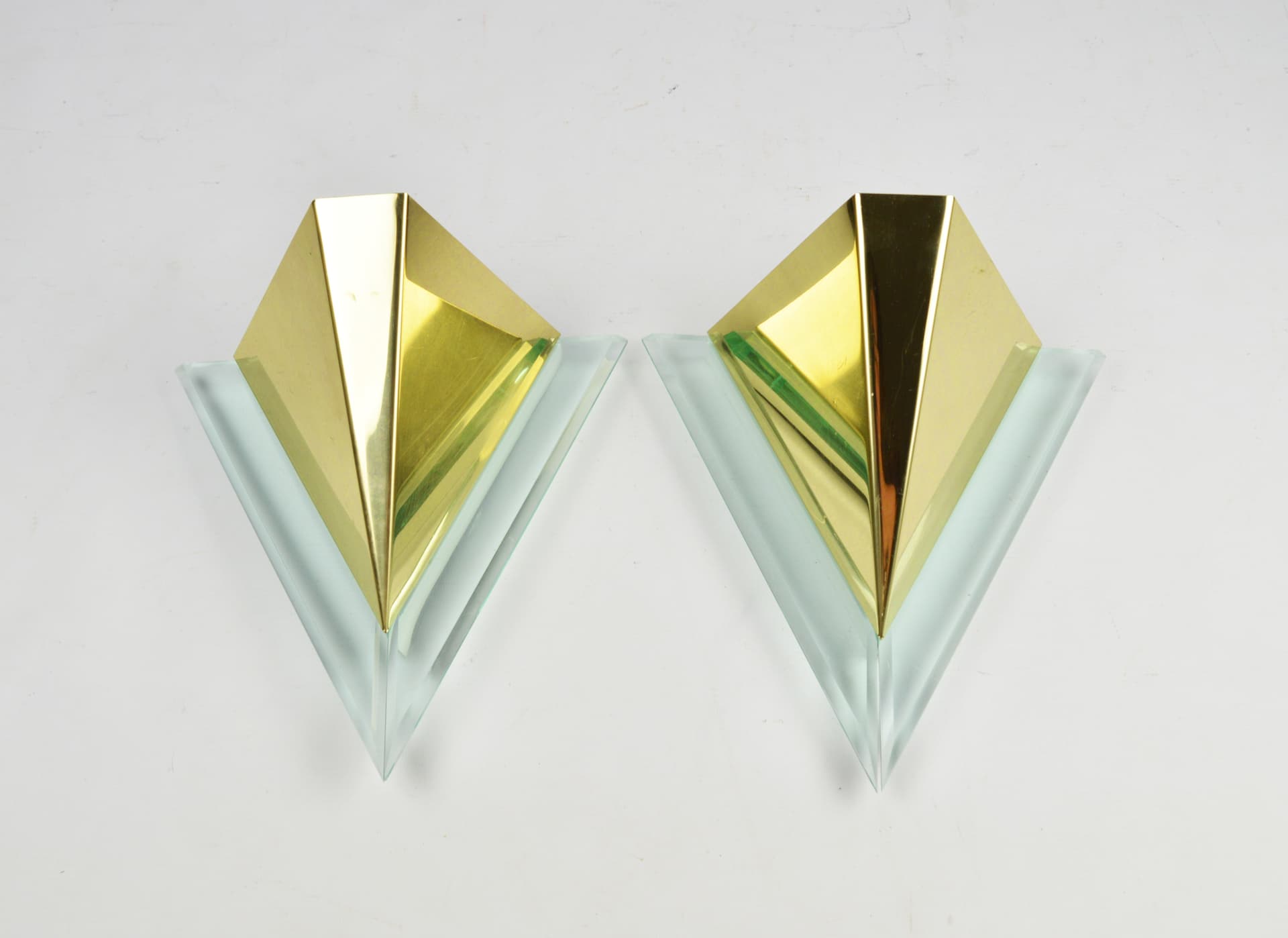 Para kinkietów geometrycznych, metal złoty, plexi przezroczysta niebieska, Niemcy, lata 80. - 368587