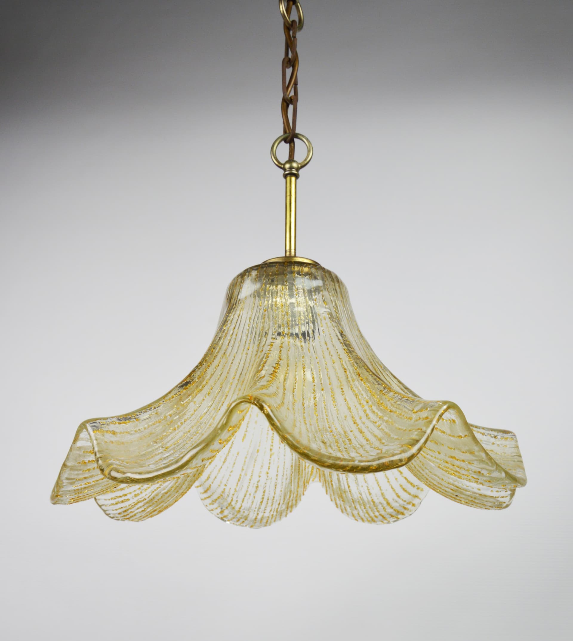 Lampa wisząca, szkło biały przezroczysty, mosiądz złoty, lata 70. - 368614