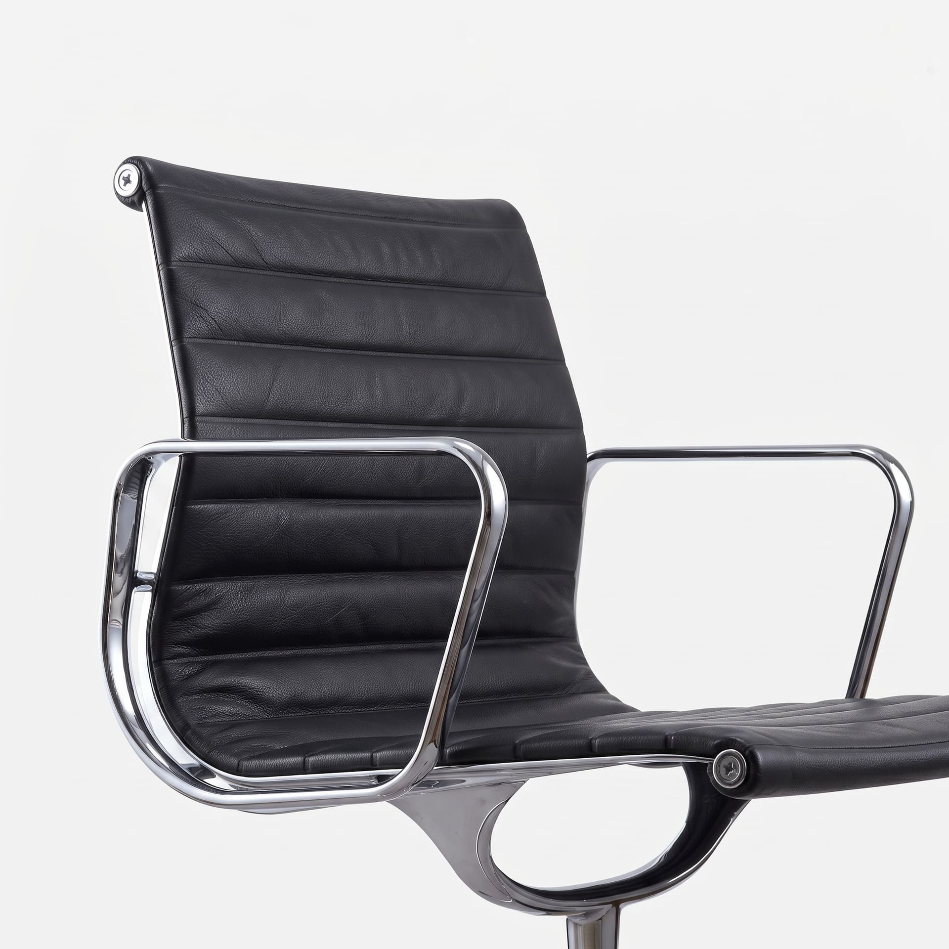 Krzesło obrotowe EA108 czarne, odnowione, skóra Madras, proj. Ch. & R. Eames, Vitra - 368750