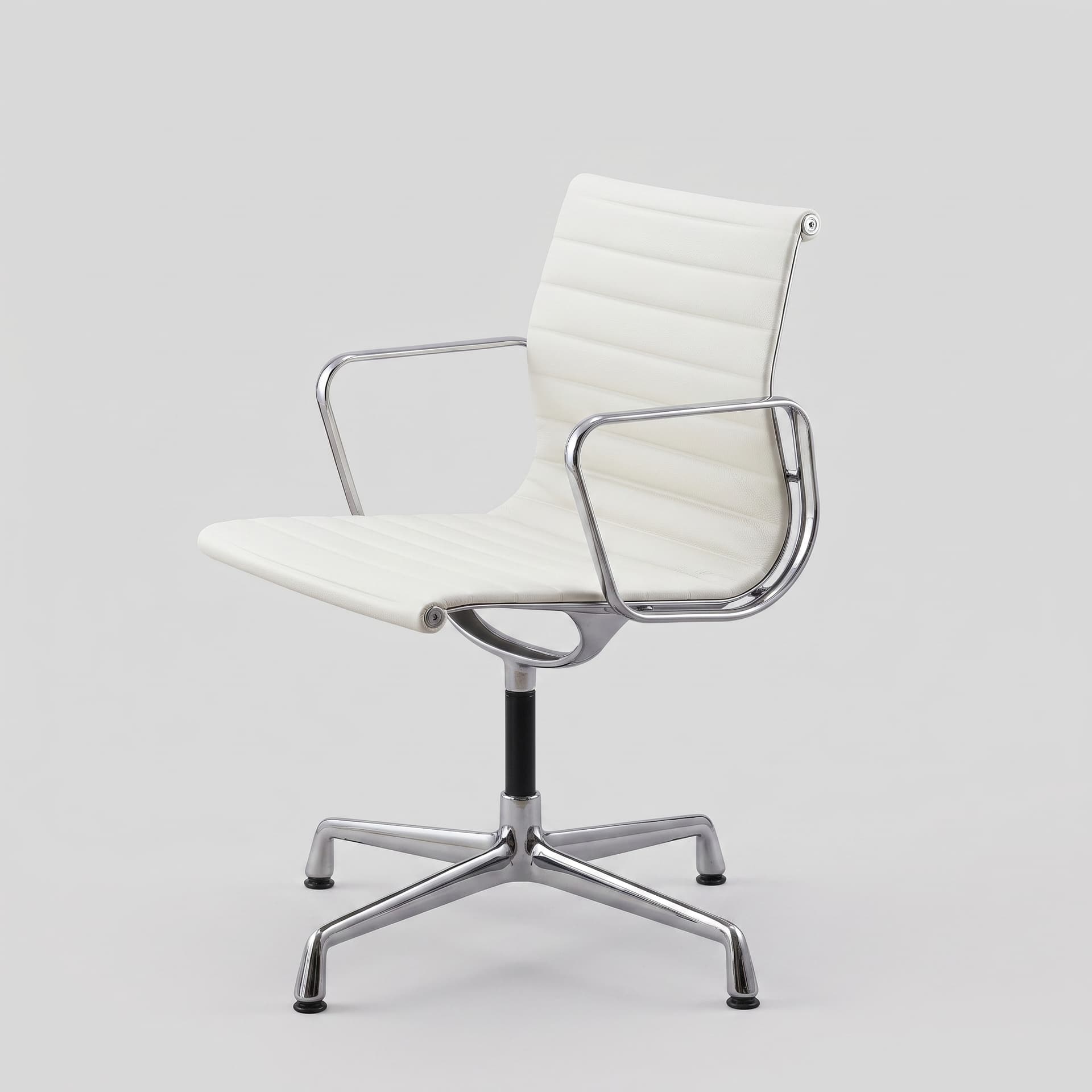 Krzesło obrotowe EA108 białe, odnowione, skóra Madras, proj. Ch. & R. Eames, Vitra - 368761