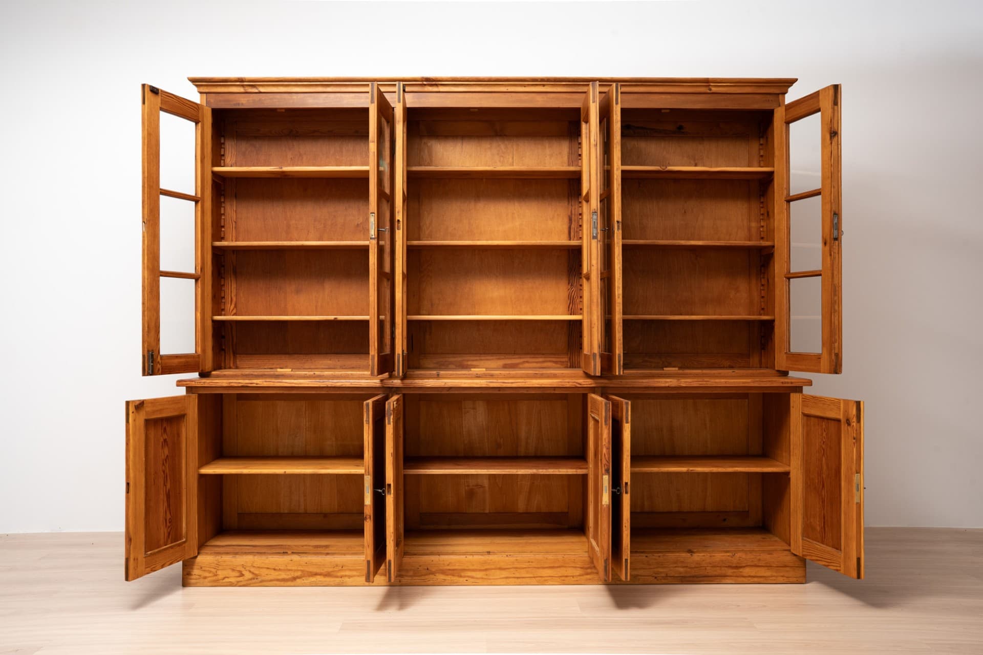Biblioteka szkolna, brązowy, drewno sosna, szkło, Polska, początek XX w. - 368862
