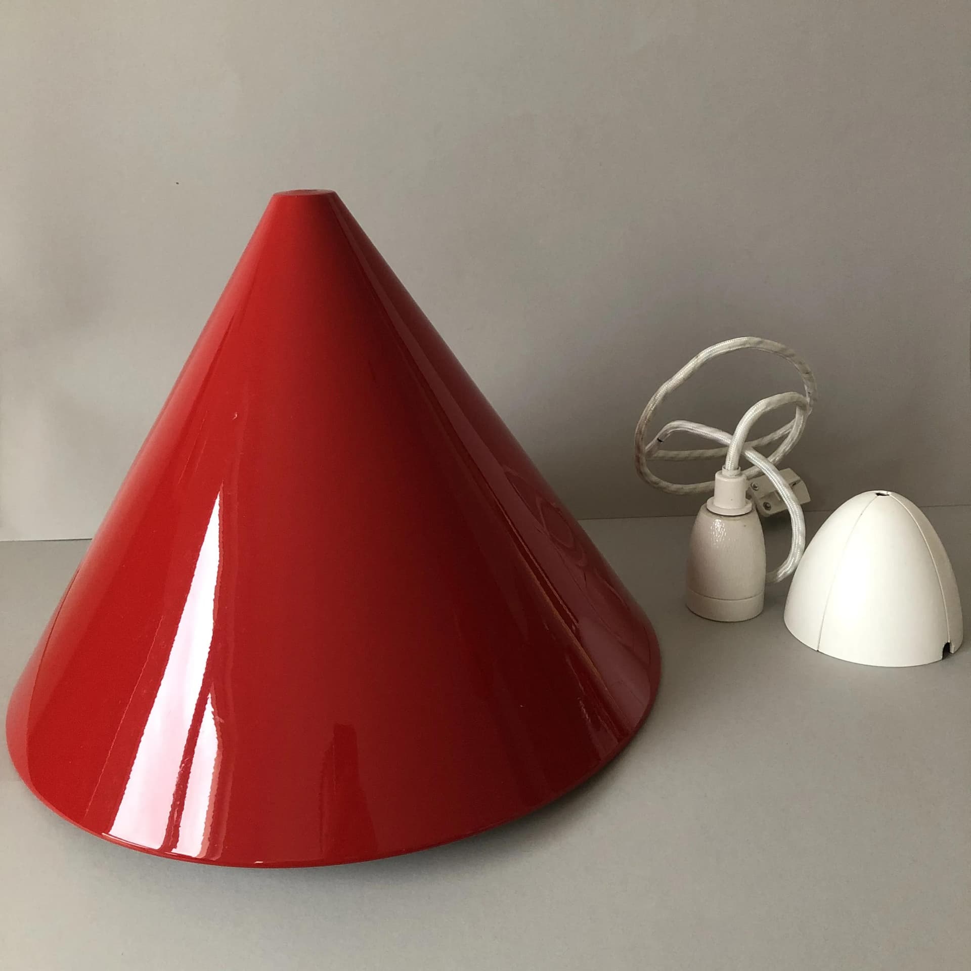Pendant lamp, red lacquered aluminium, by A. Jacobsen, Louis Poulsen, Denmark, 1990s. - 26993