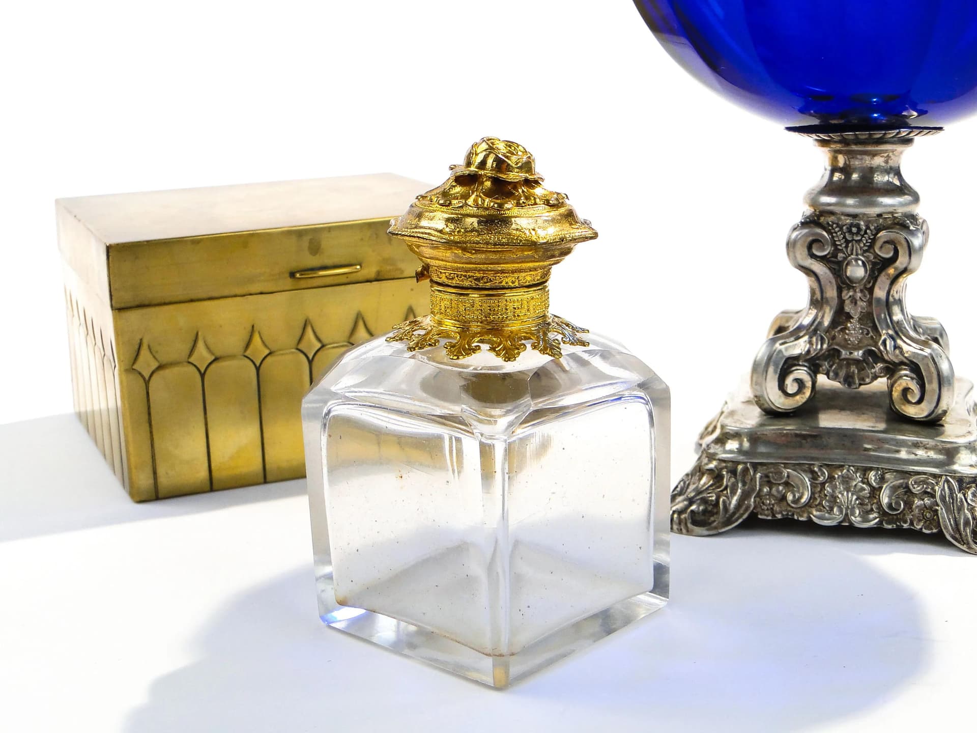 Flakon na perfumy, styl Ludwika Filipa, kryształ przezroczysty, metal złocony, Francja, XIX w. - 369037