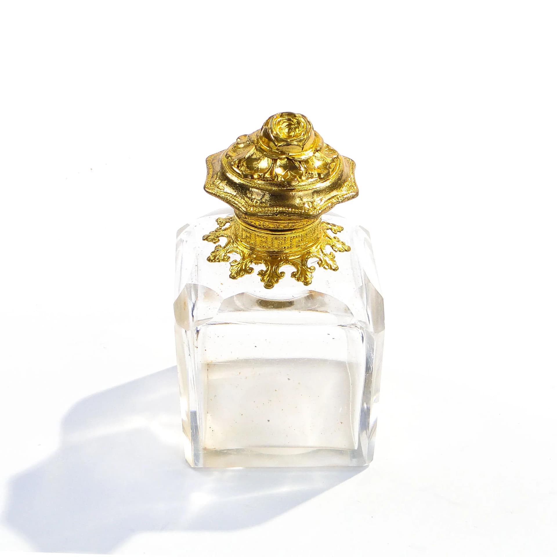 Flakon na perfumy, styl Ludwika Filipa, kryształ przezroczysty, metal złocony, Francja, XIX w. - 369039