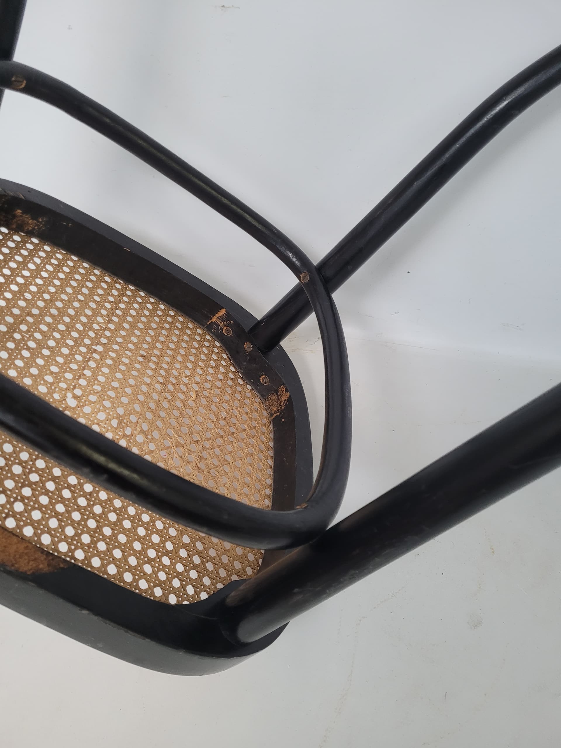 Krzesło gięte, czarny buk, rafia brązowa, Thonet, początek XX w. - 369140