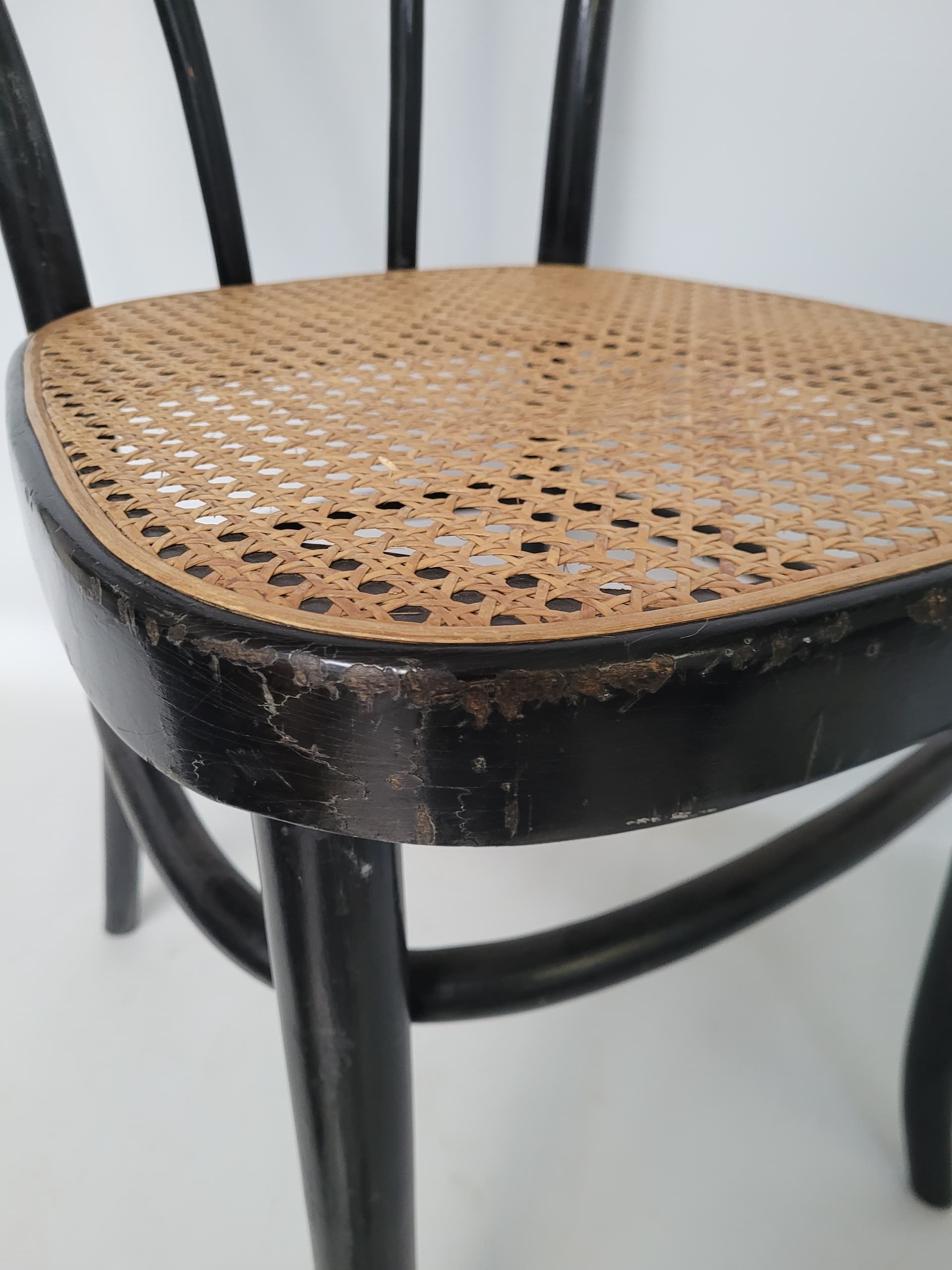 Krzesło gięte, czarny buk, rafia brązowa, Thonet, początek XX w. - 369139