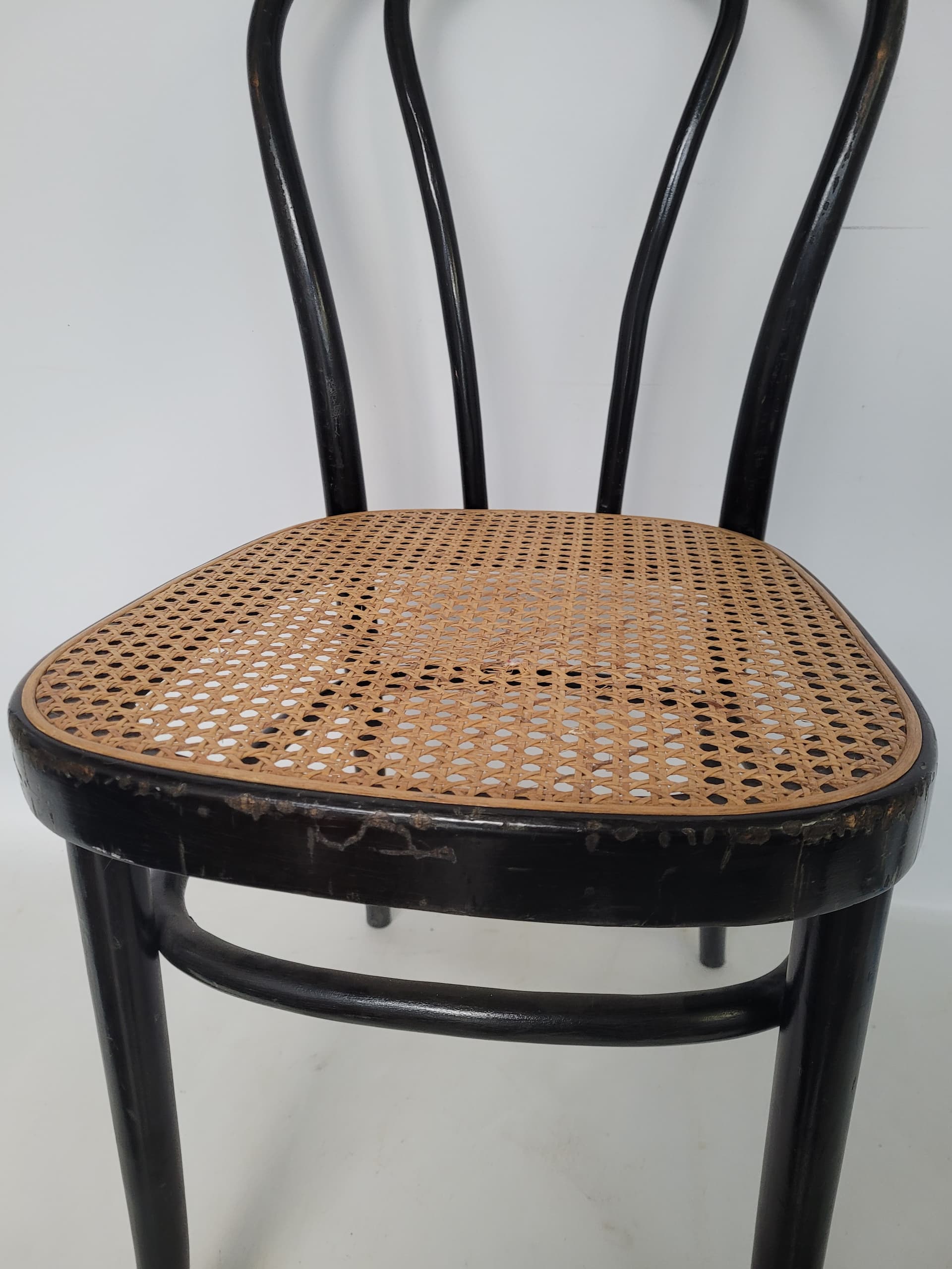 Krzesło gięte, czarny buk, rafia brązowa, Thonet, początek XX w. - 369129