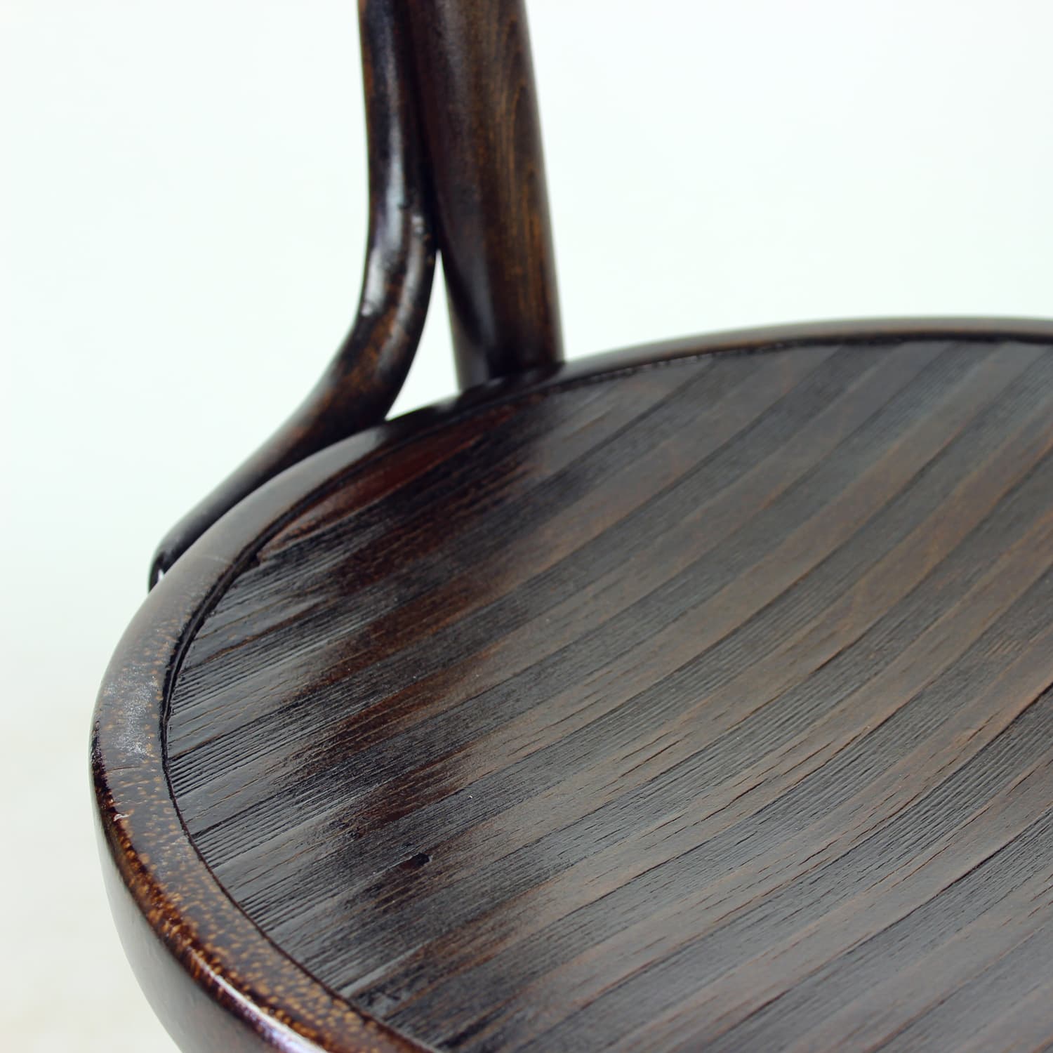 Krzesło gięte, brązowy, dąb, sklejka, Thonet, Czechosłowacja, lata 40. - 369331