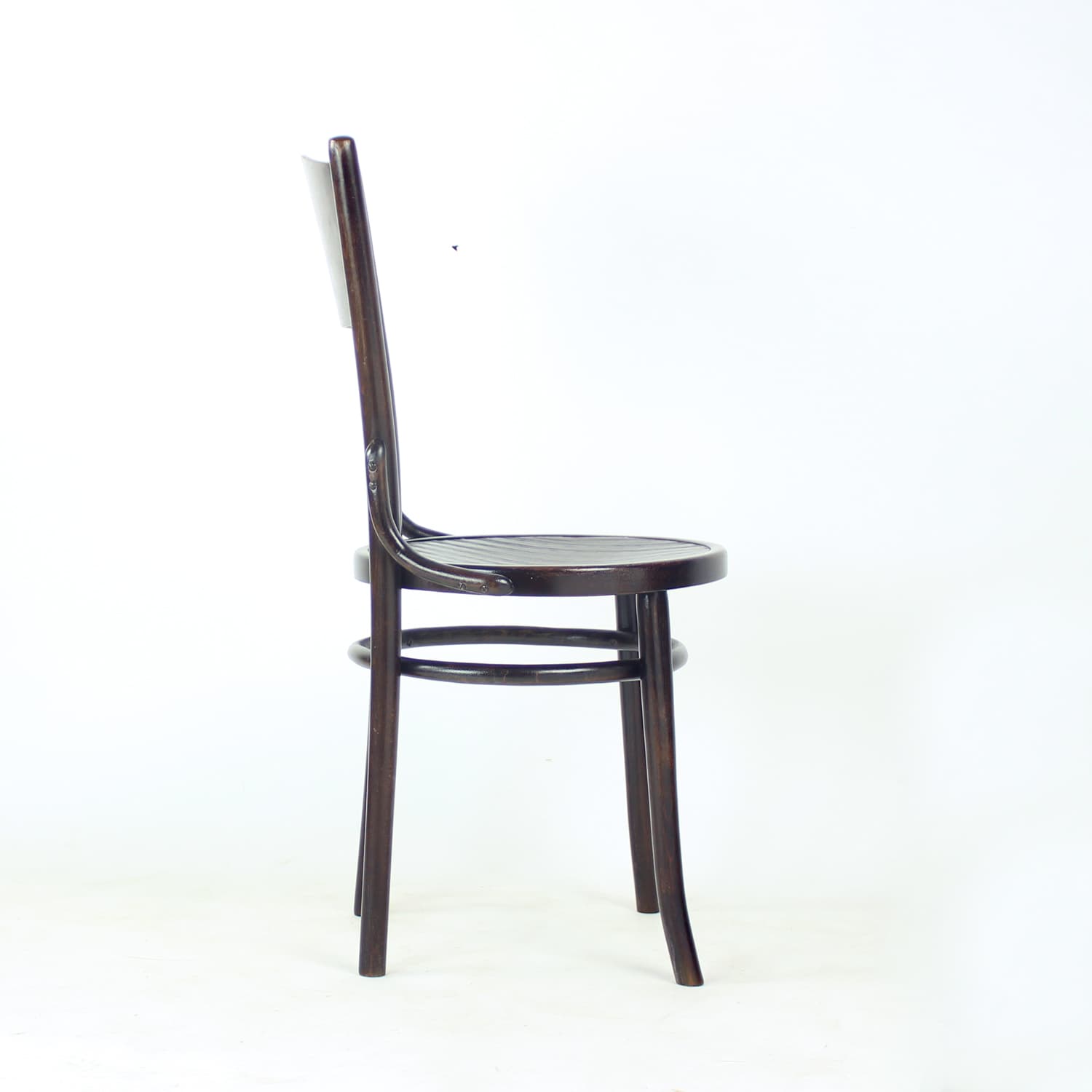 Krzesło gięte, brązowy, dąb, sklejka, Thonet, Czechosłowacja, lata 40. - 369317