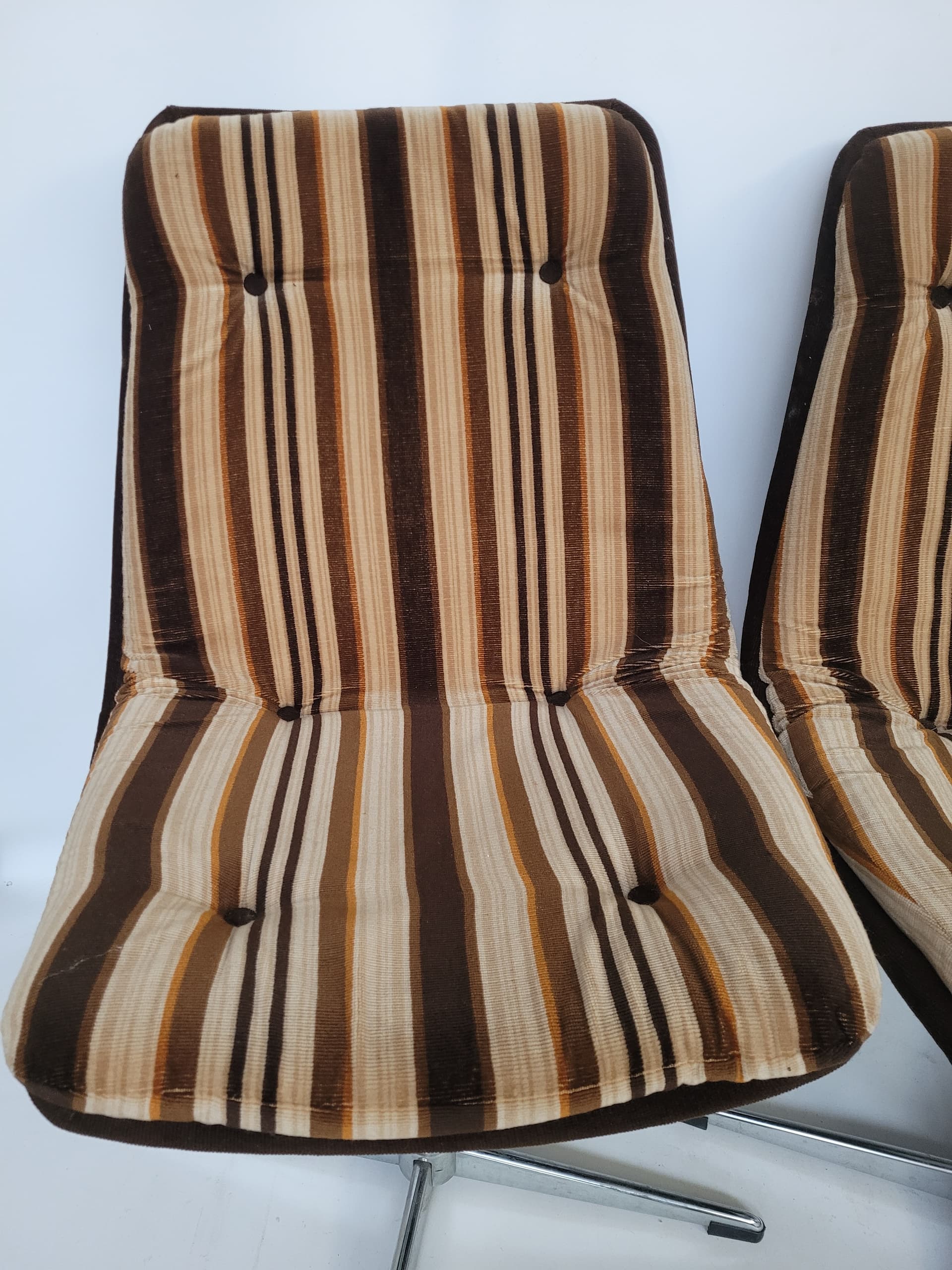 Fotel obrotowy, welur brązowy, stal chromowana, lata 70. - 369422