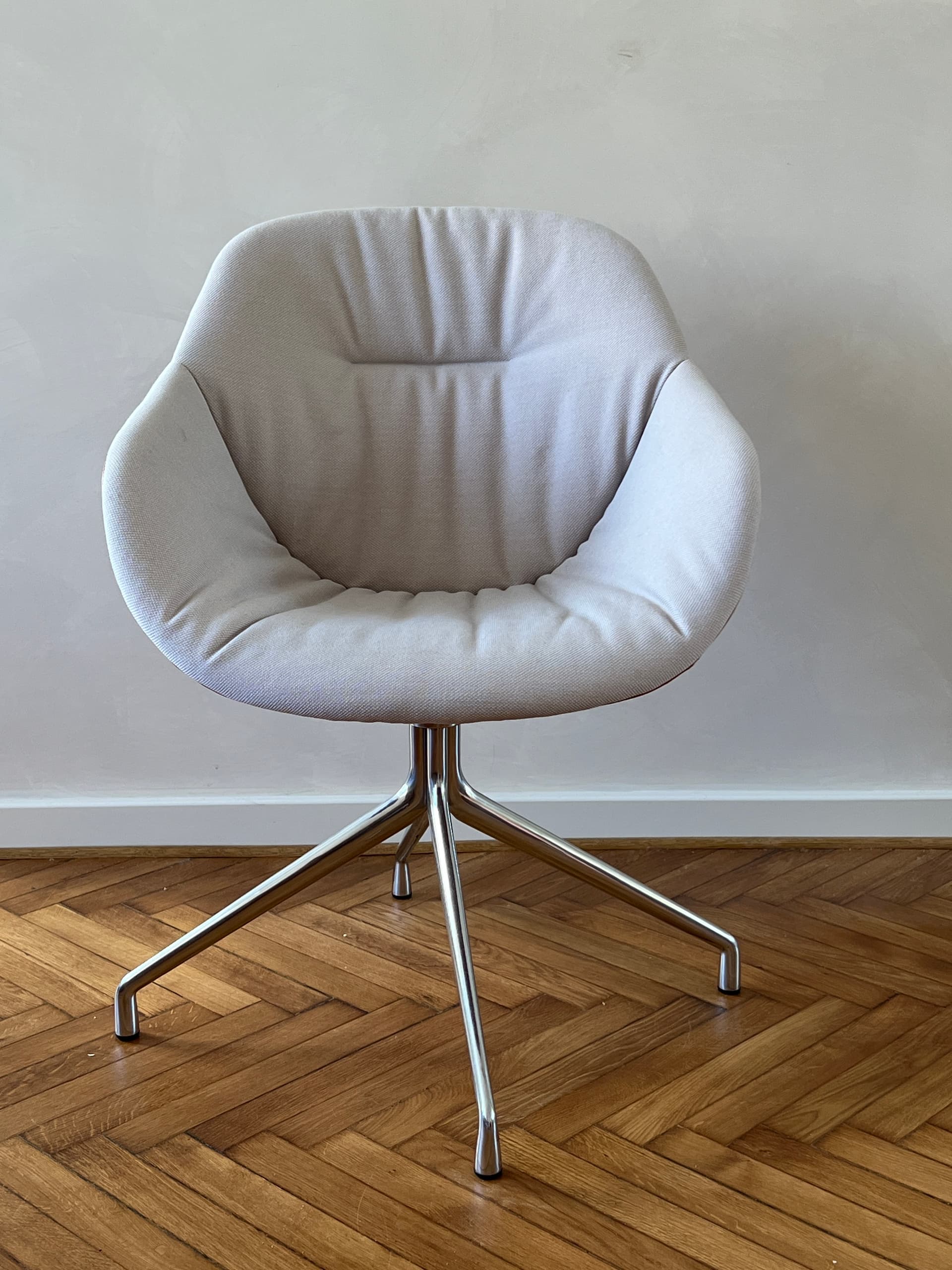 Fotel biurowy AAC 121 Soft Duo, brązowy i szary, aluminium i skóra licowa, HAY - 369441