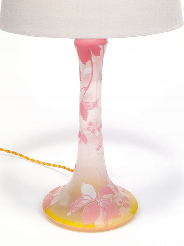 Lampa stołowa Daum Nancy, szkło kameliowe różowy biały żółty, Francja, początek XX w. - 369581
