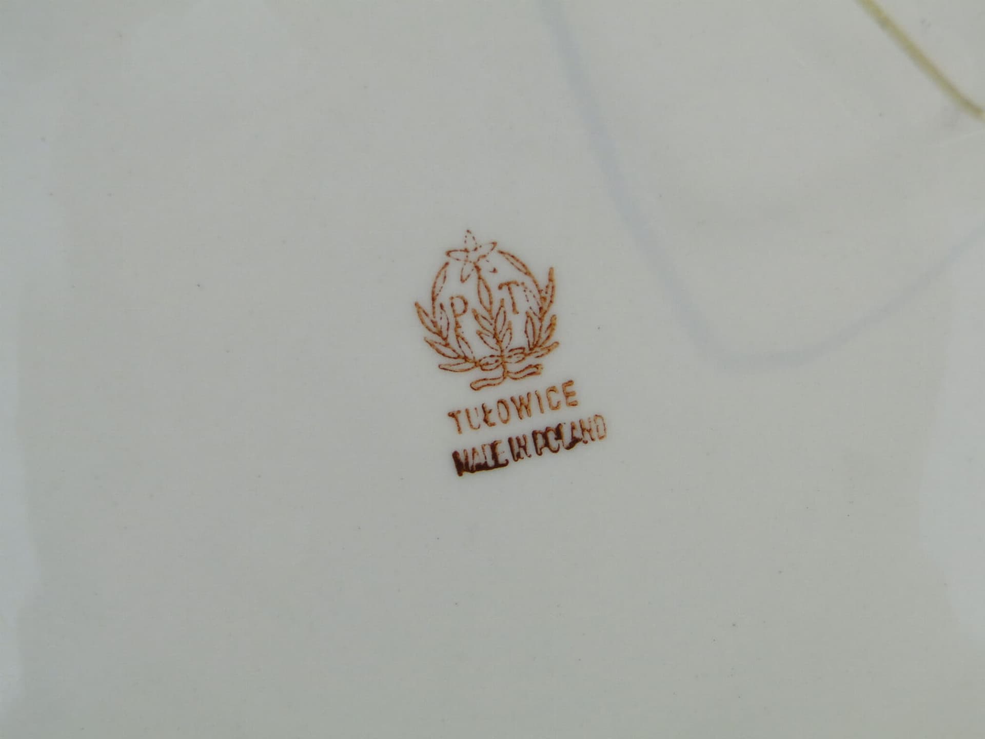 Patera dekoracyjna Skrzypek, czarny biały, porcelit, Tułowice, Polska, lata 60. - 369588