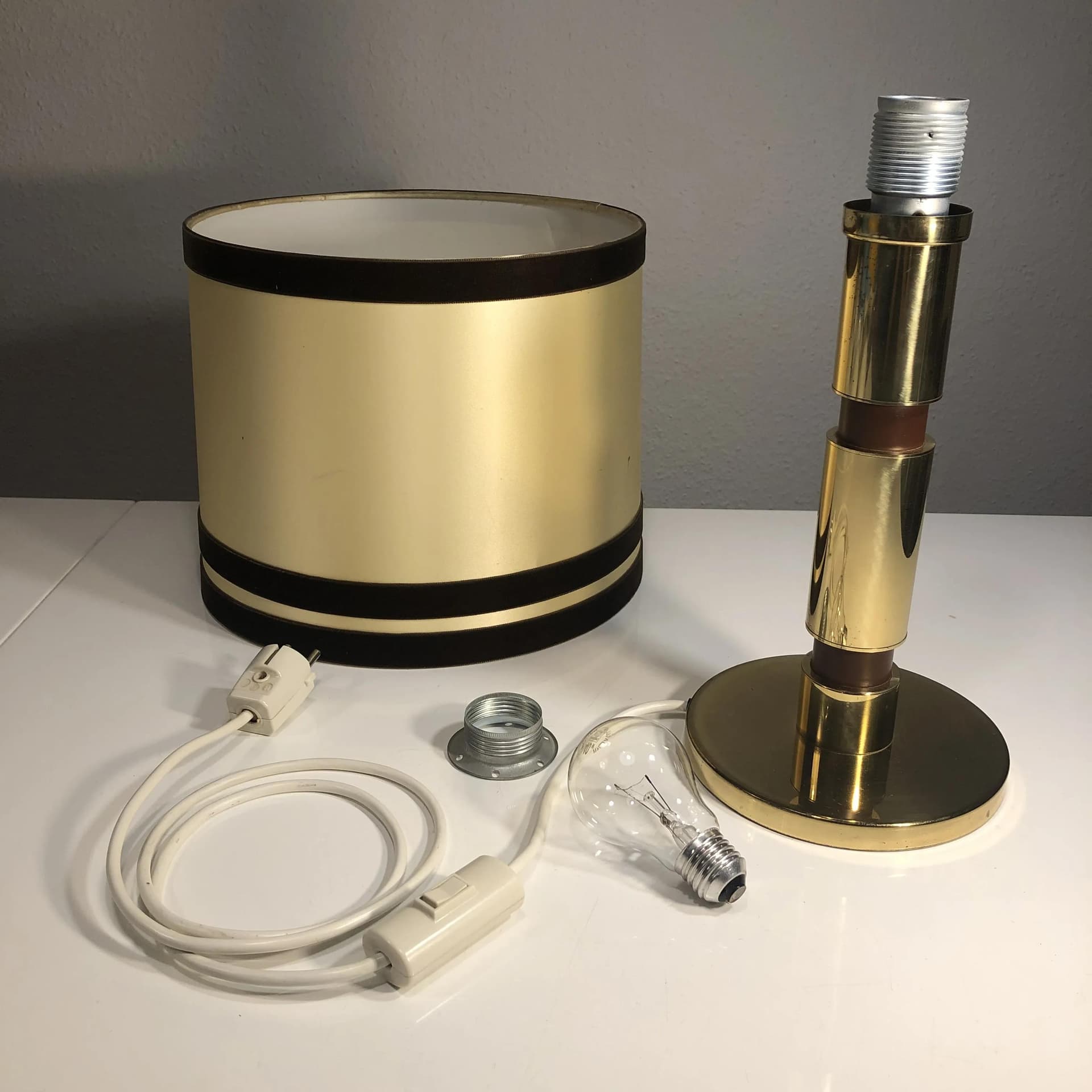 Lampa stołowa, mosiądz złoty, Niemcy, lata 70.