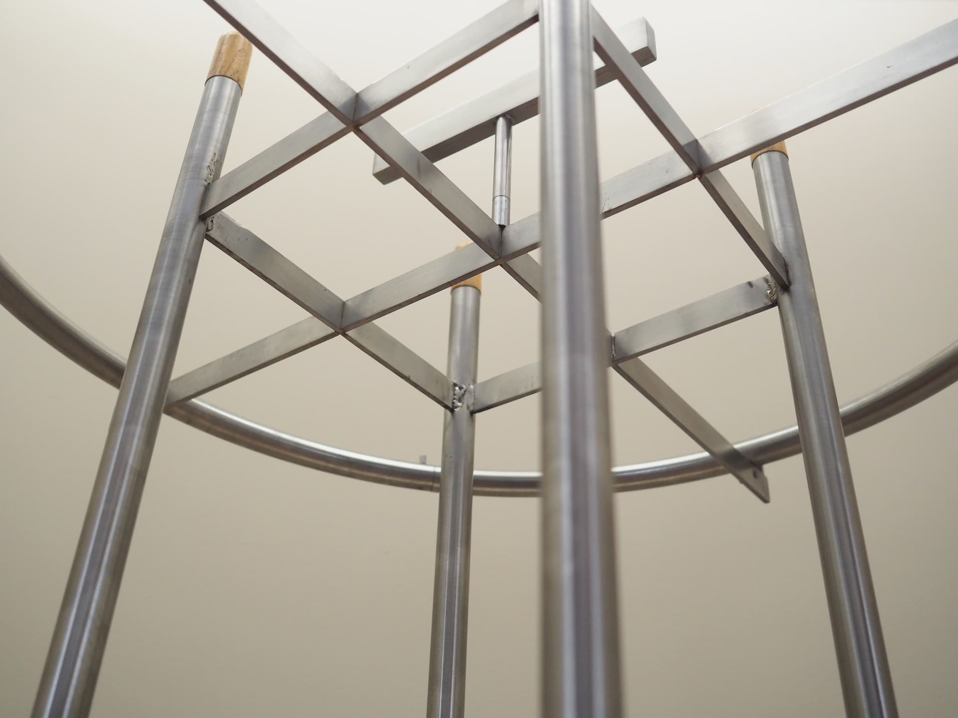 Wieszak stojący, minimalizm, metal srebrny, Dania, lata 90. - 77841