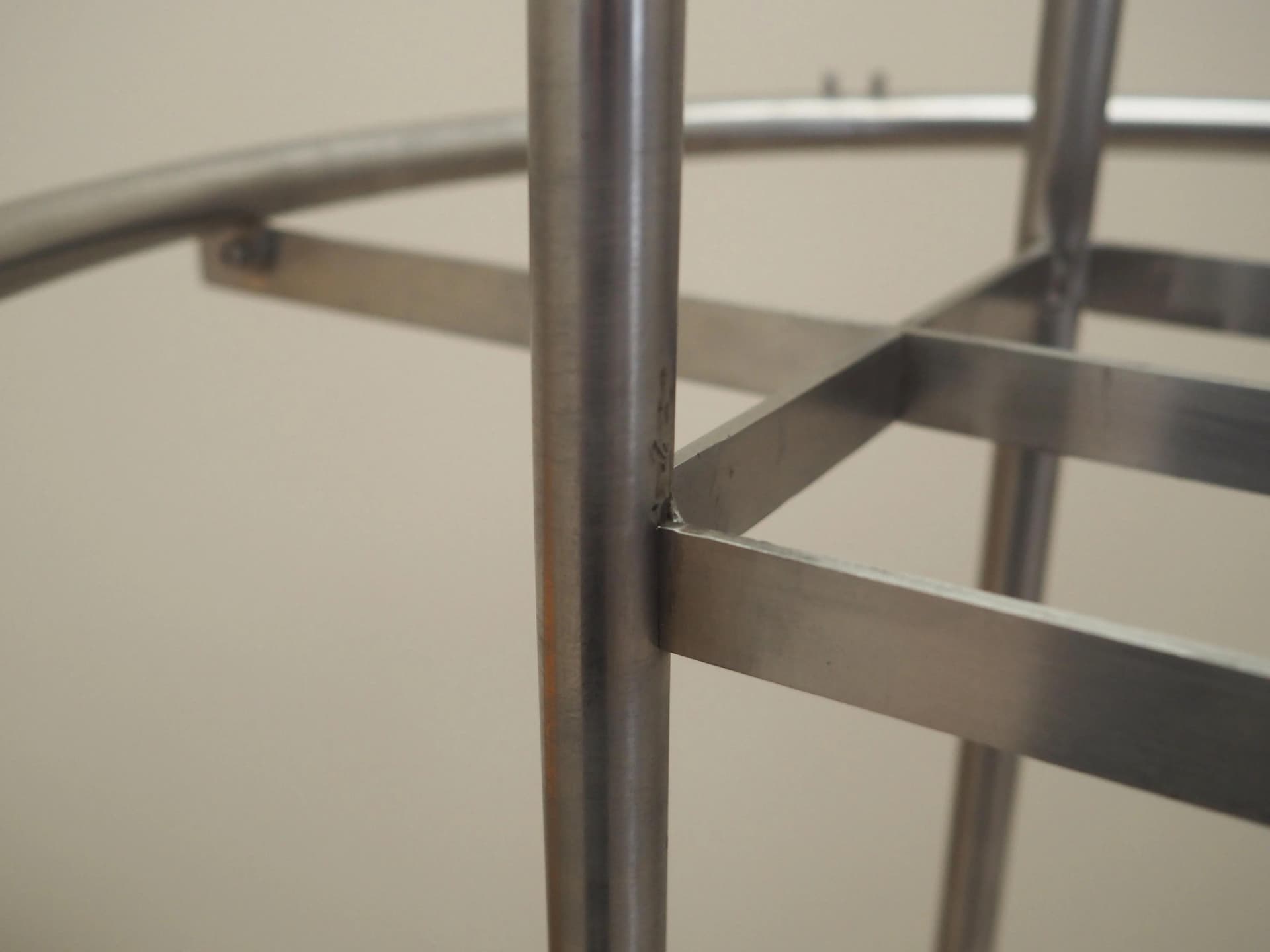 Wieszak stojący, minimalizm, metal srebrny, Dania, lata 90. - 27100