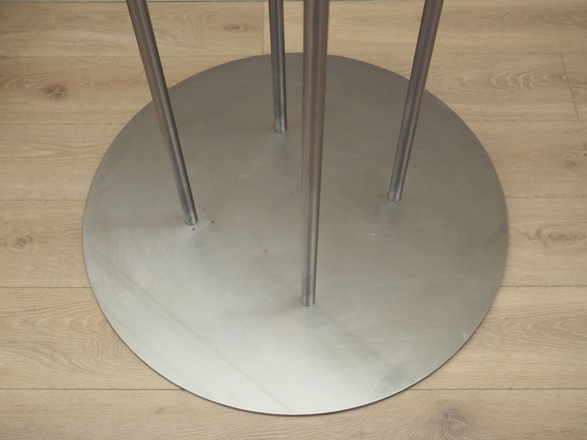 Wieszak stojący, minimalizm, metal srebrny, Dania, lata 90. - 77842