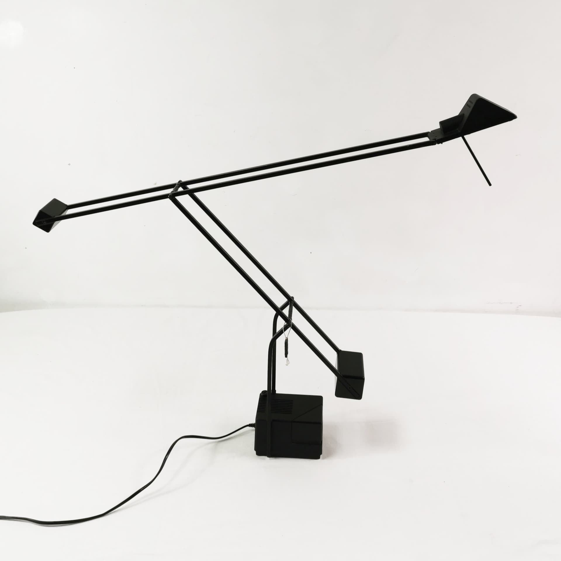 Lampka biurkowa modernistyczna, czarny, metal plastik, Fase, Hiszpania, lata 70. - 370124
