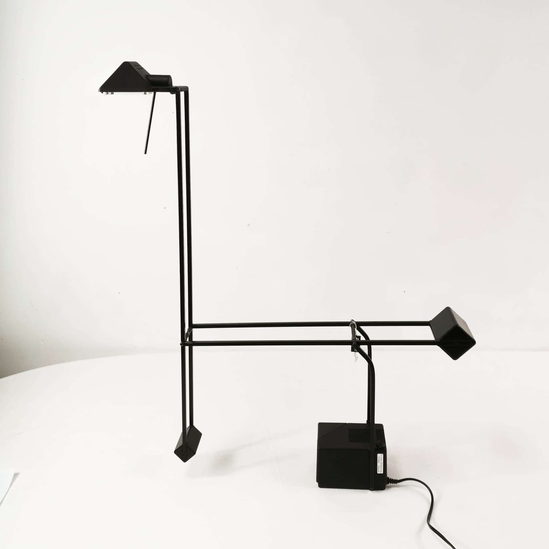Lampka biurkowa modernistyczna, czarny, metal plastik, Fase, Hiszpania, lata 70. - 370120