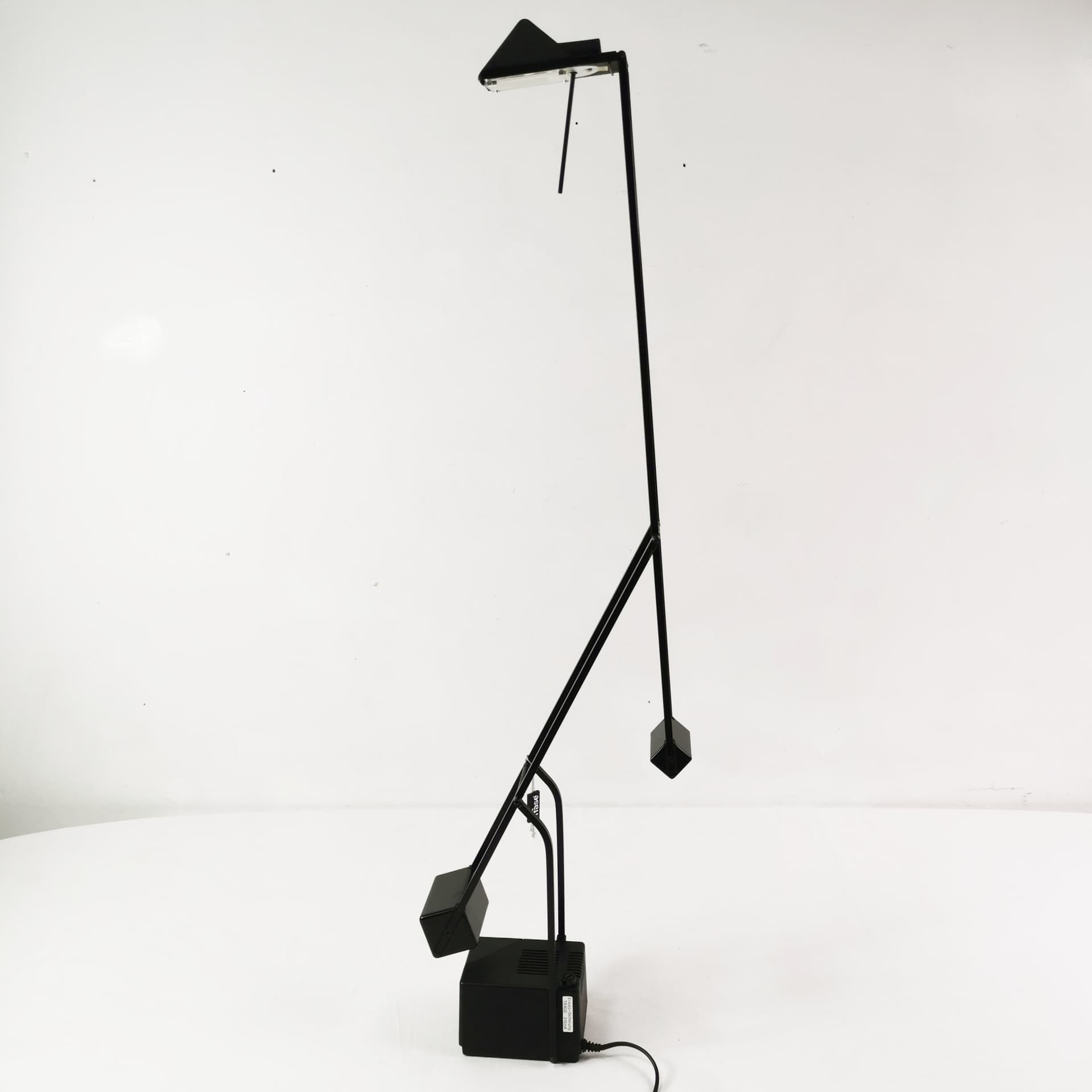 Lampka biurkowa modernistyczna, czarny, metal plastik, Fase, Hiszpania, lata 70. - 370118