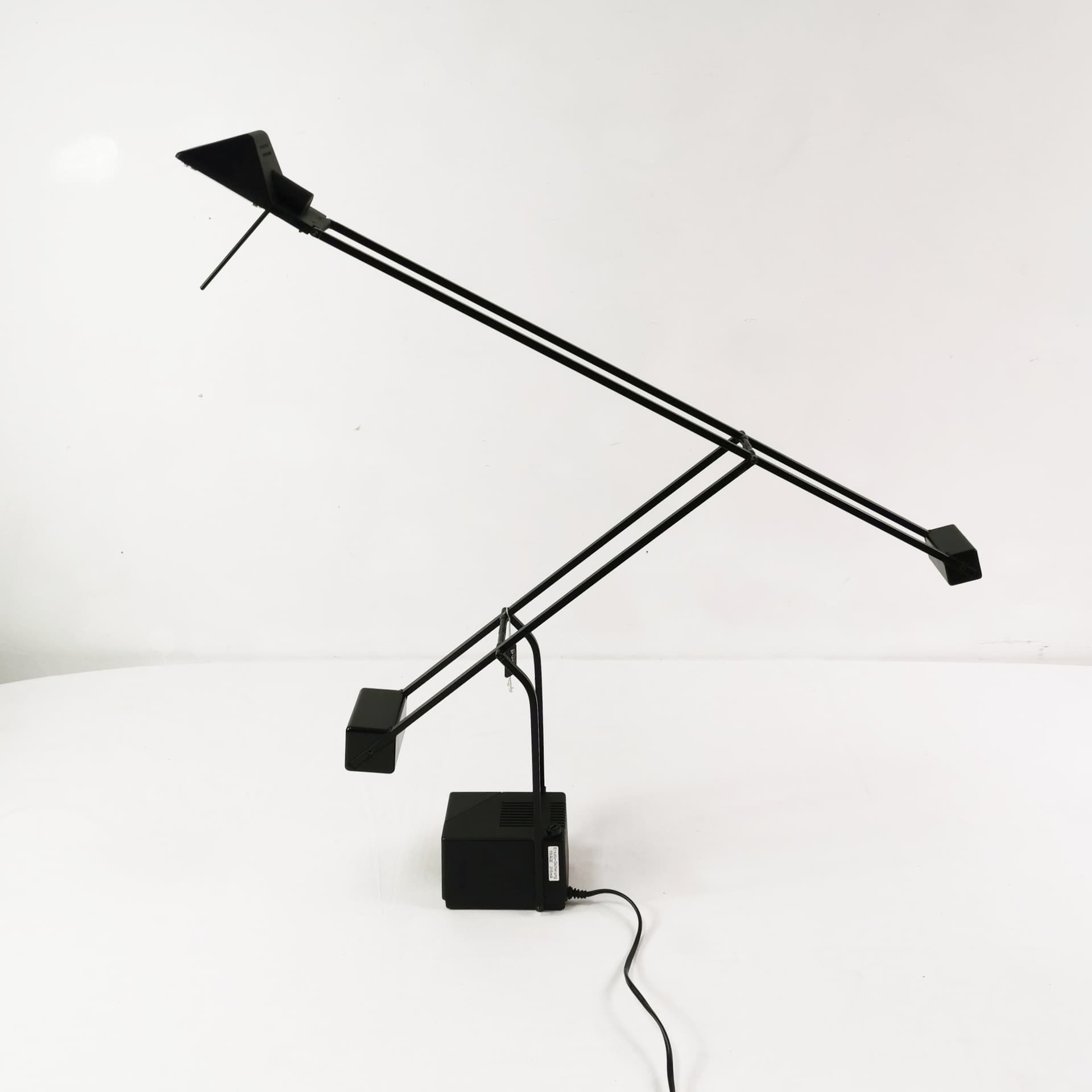 Lampka biurkowa modernistyczna, czarny, metal plastik, Fase, Hiszpania, lata 70. - 370117