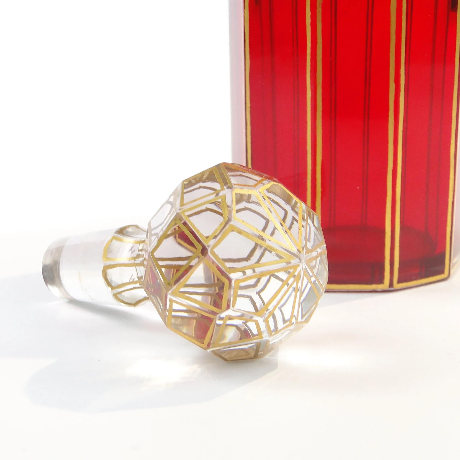 Karafka Napoleon III, szkło rubinowe, złocenie, Baccarat, Francja, XIX w. - 370212